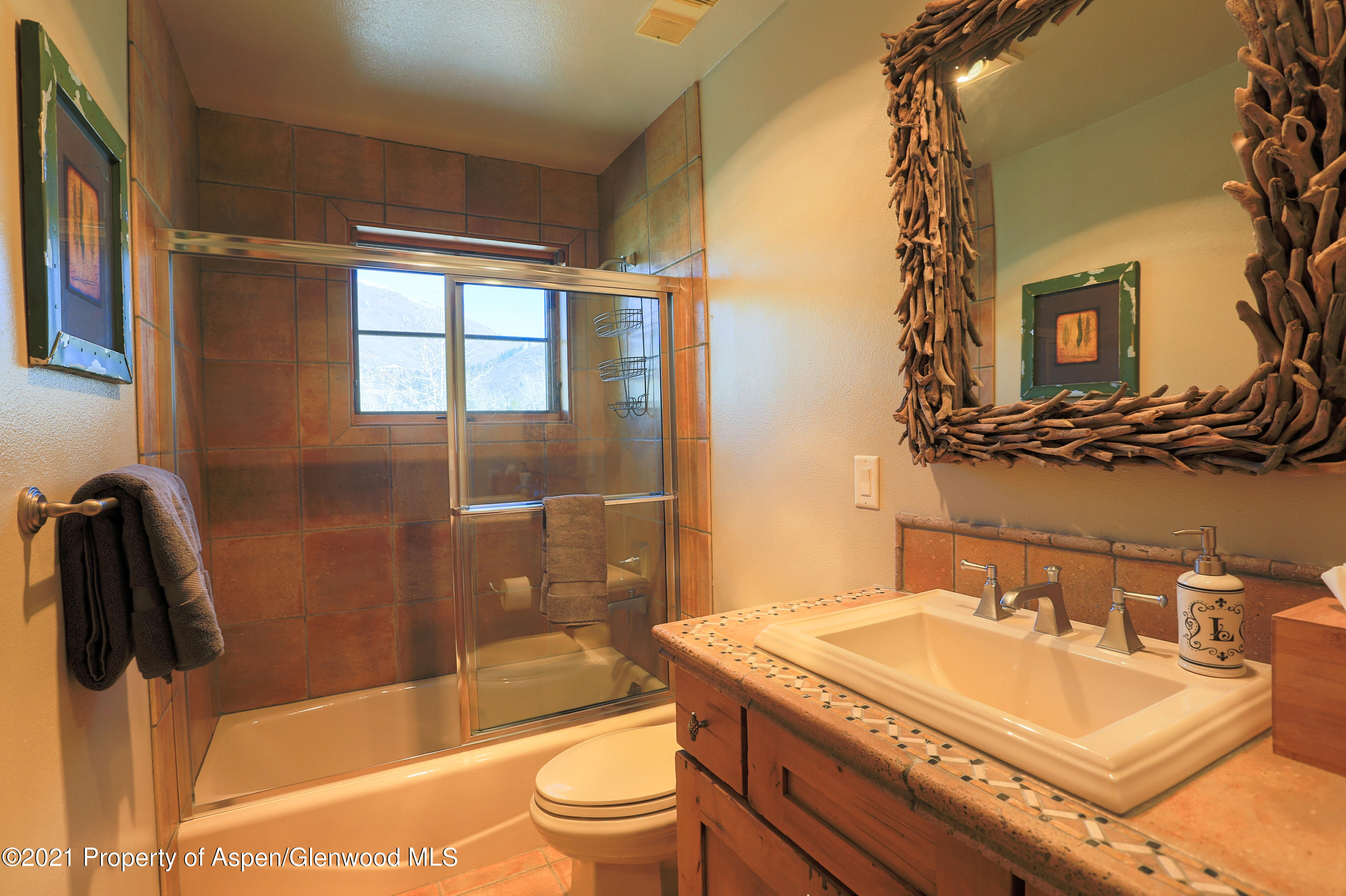 715 E Hopkins Avenue Property Photo 16