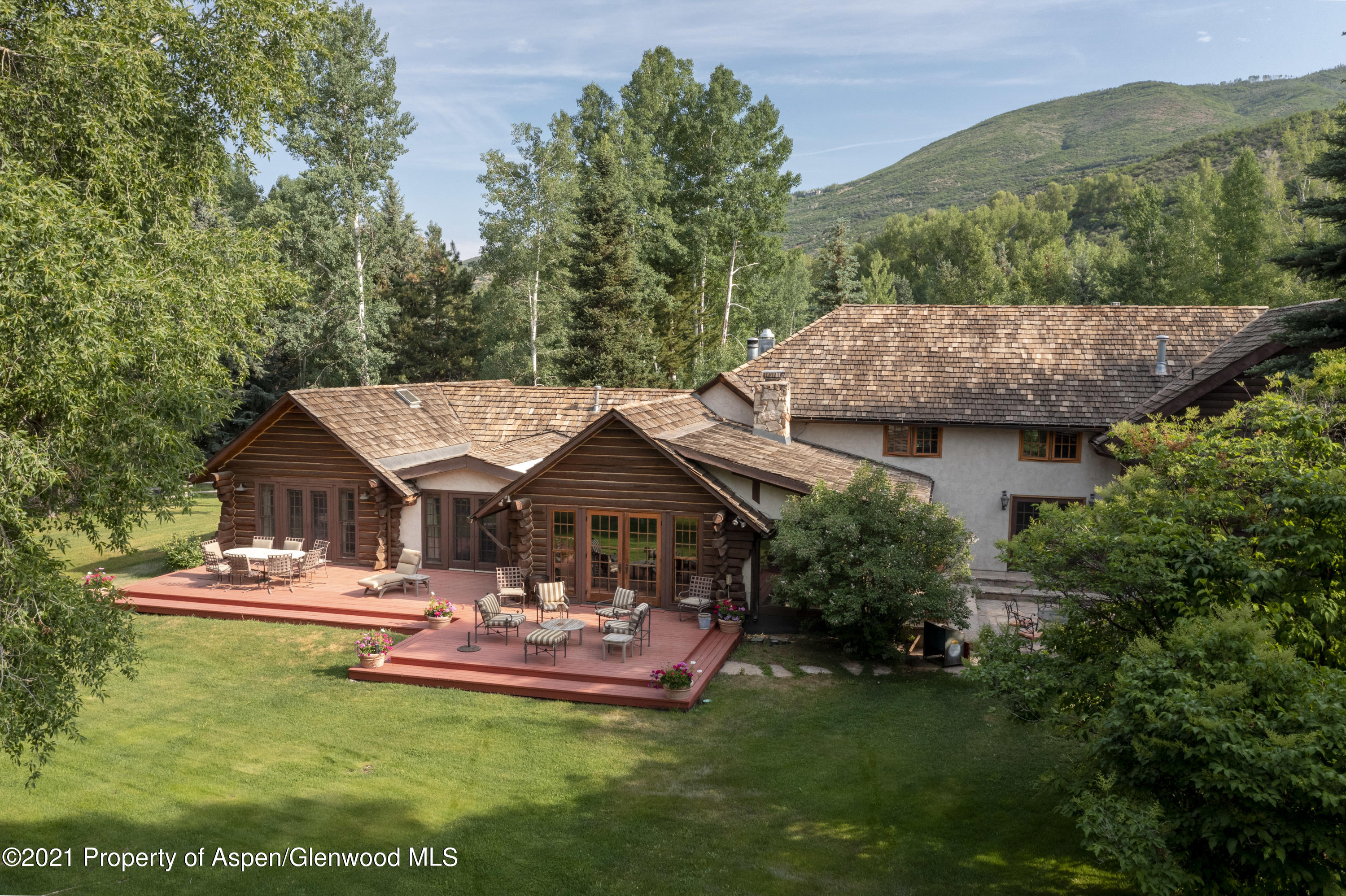 1305 Red Butte Drive Property Photo 3
