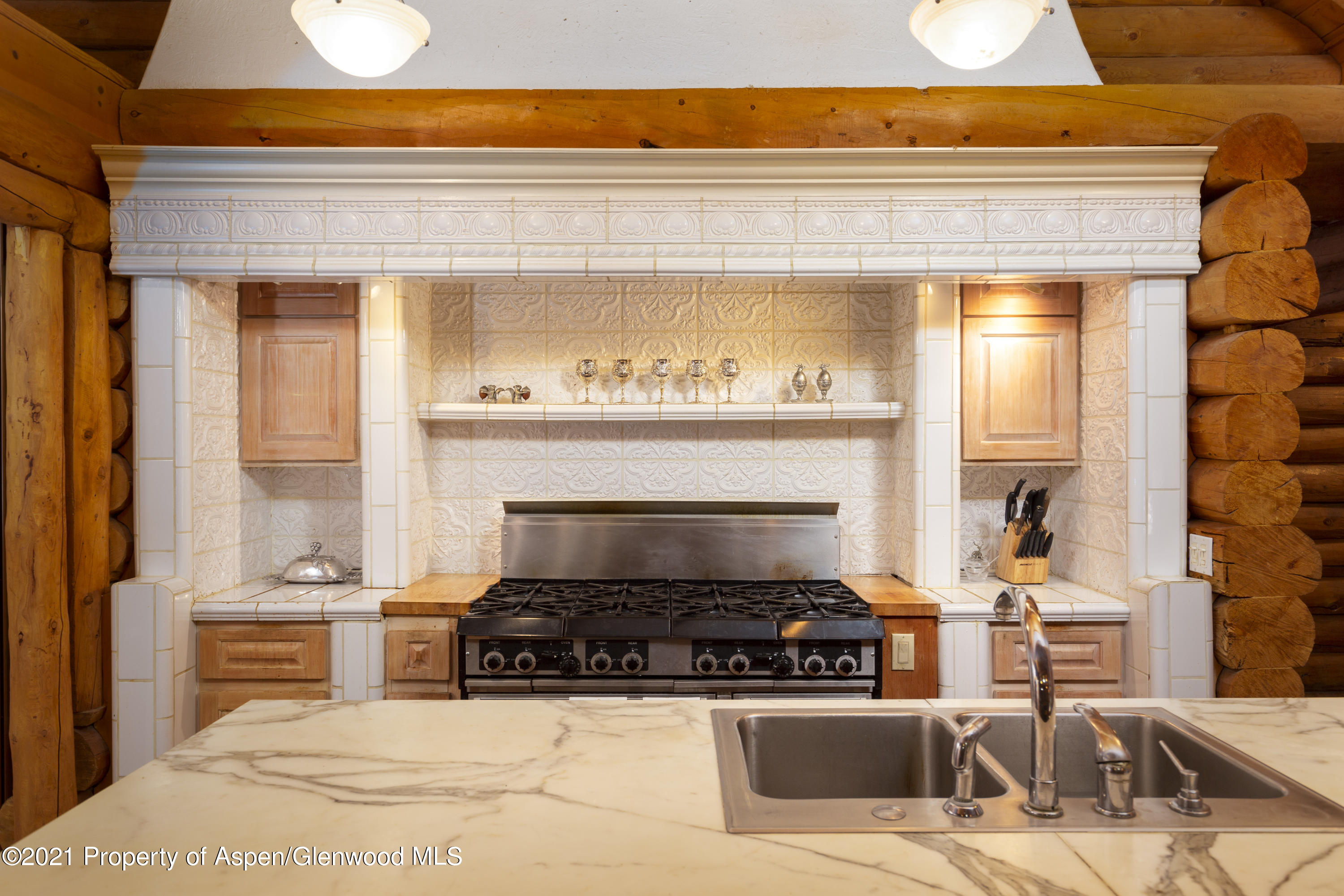 1305 Red Butte Drive Property Photo 8