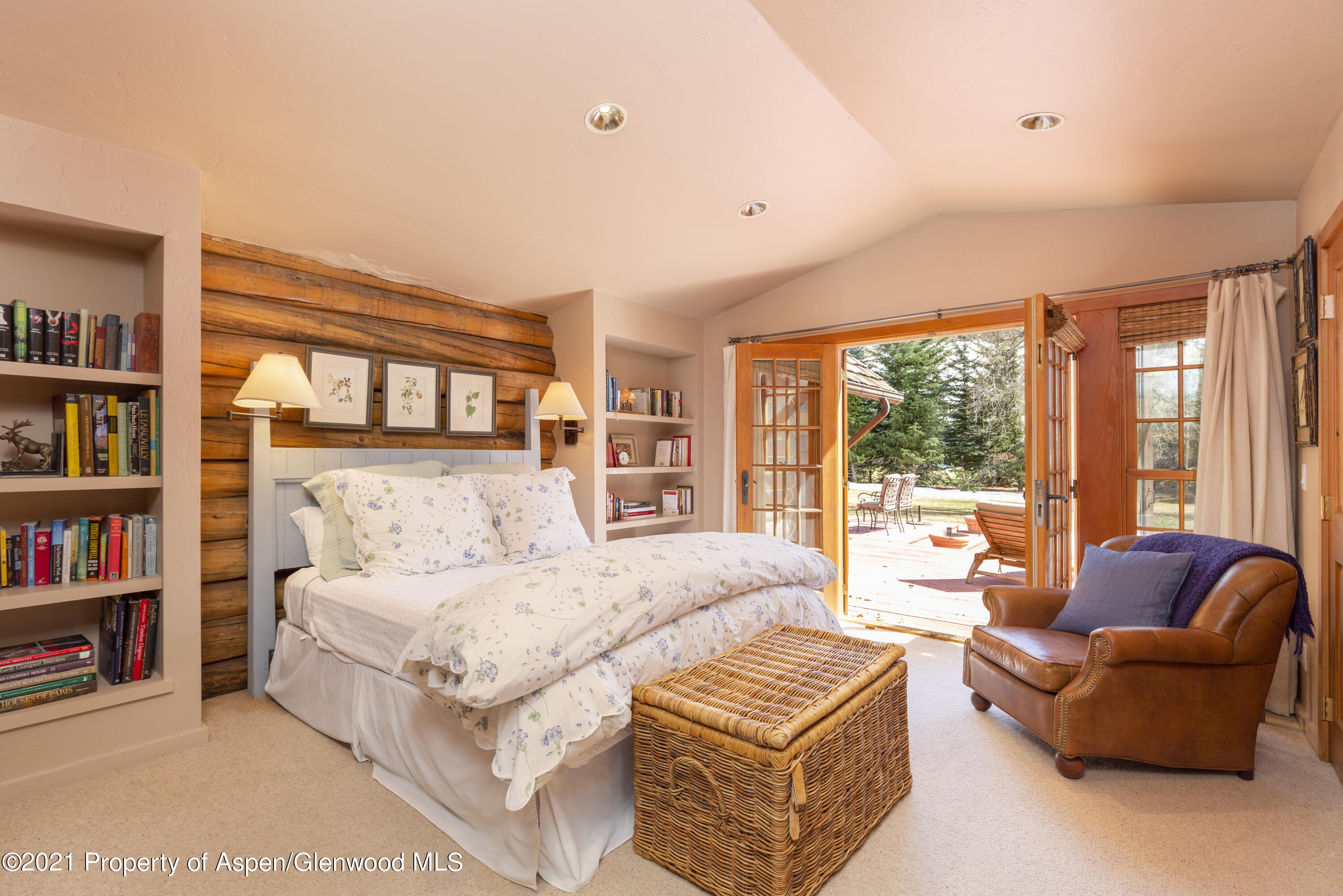 1305 Red Butte Drive Property Photo 14
