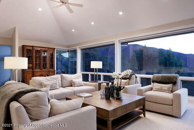 571 Booth Lane Property Photo 14