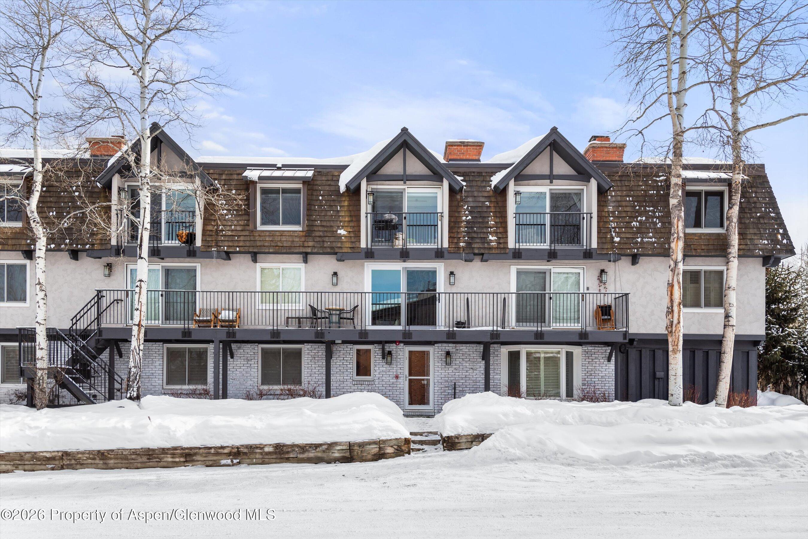 901 E Hyman Avenue 1 Property Photo 12