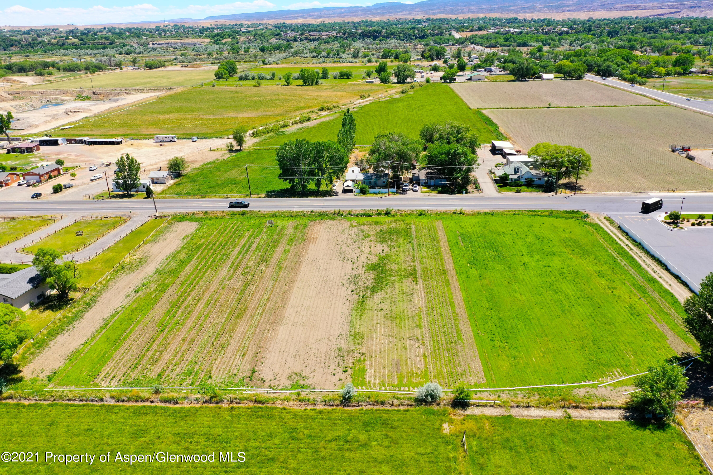 2910 D Road Property Photo 1