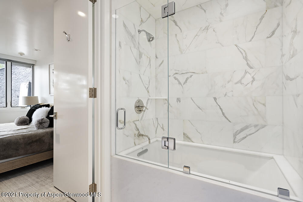 546 Edgewood Lane Property Photo 40