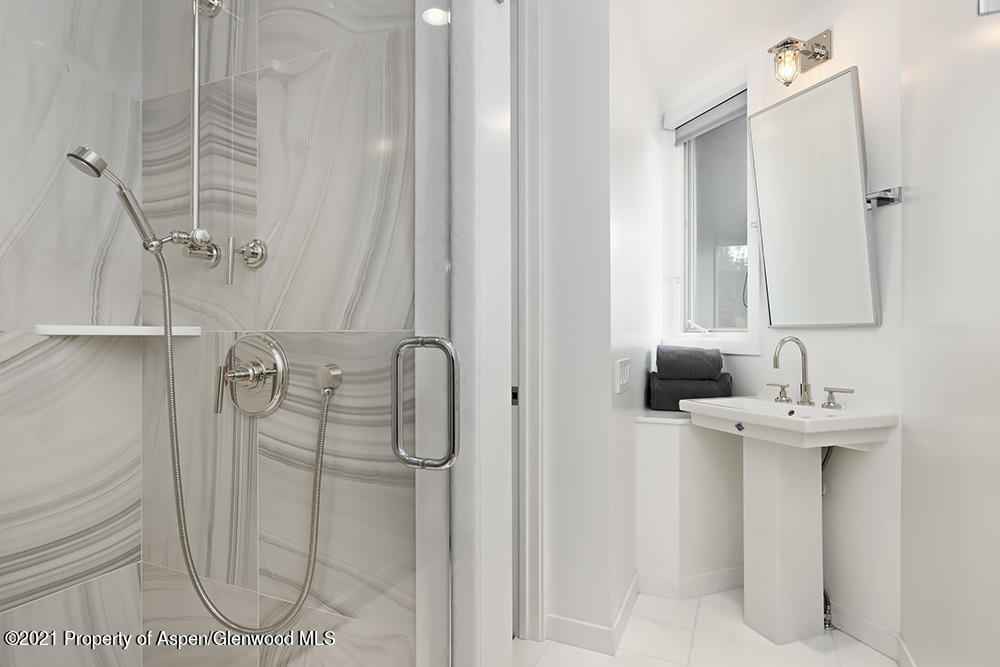546 Edgewood Lane Property Photo 42