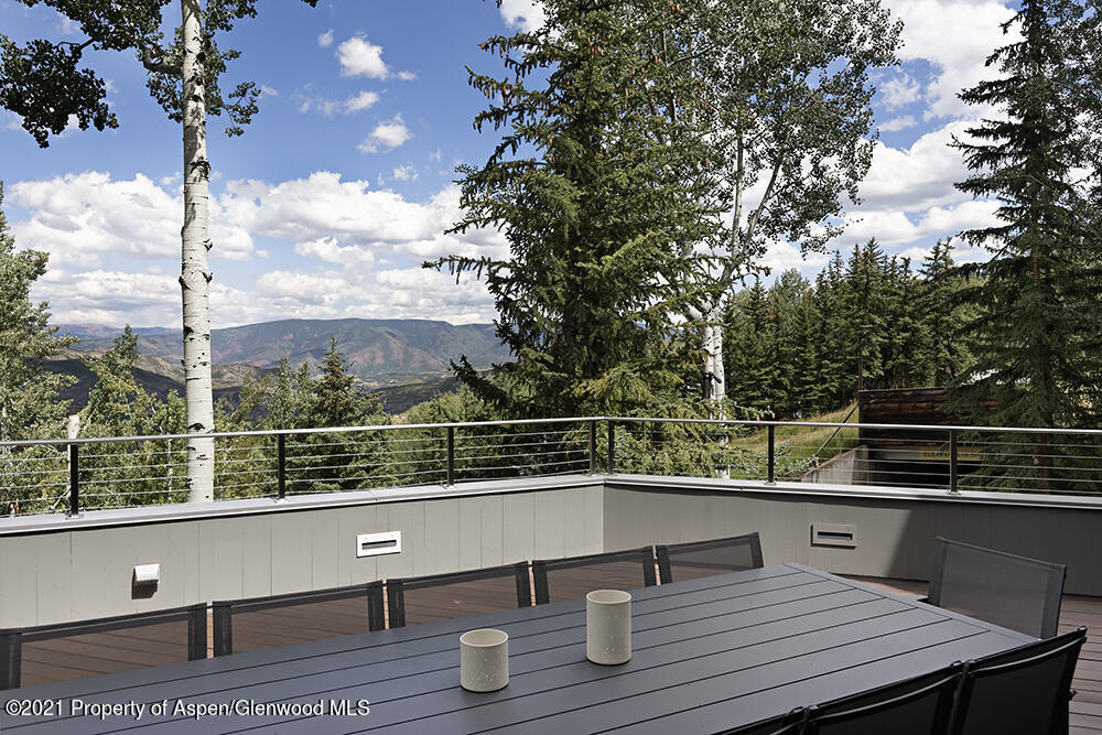 546 Edgewood Lane Property Photo 47