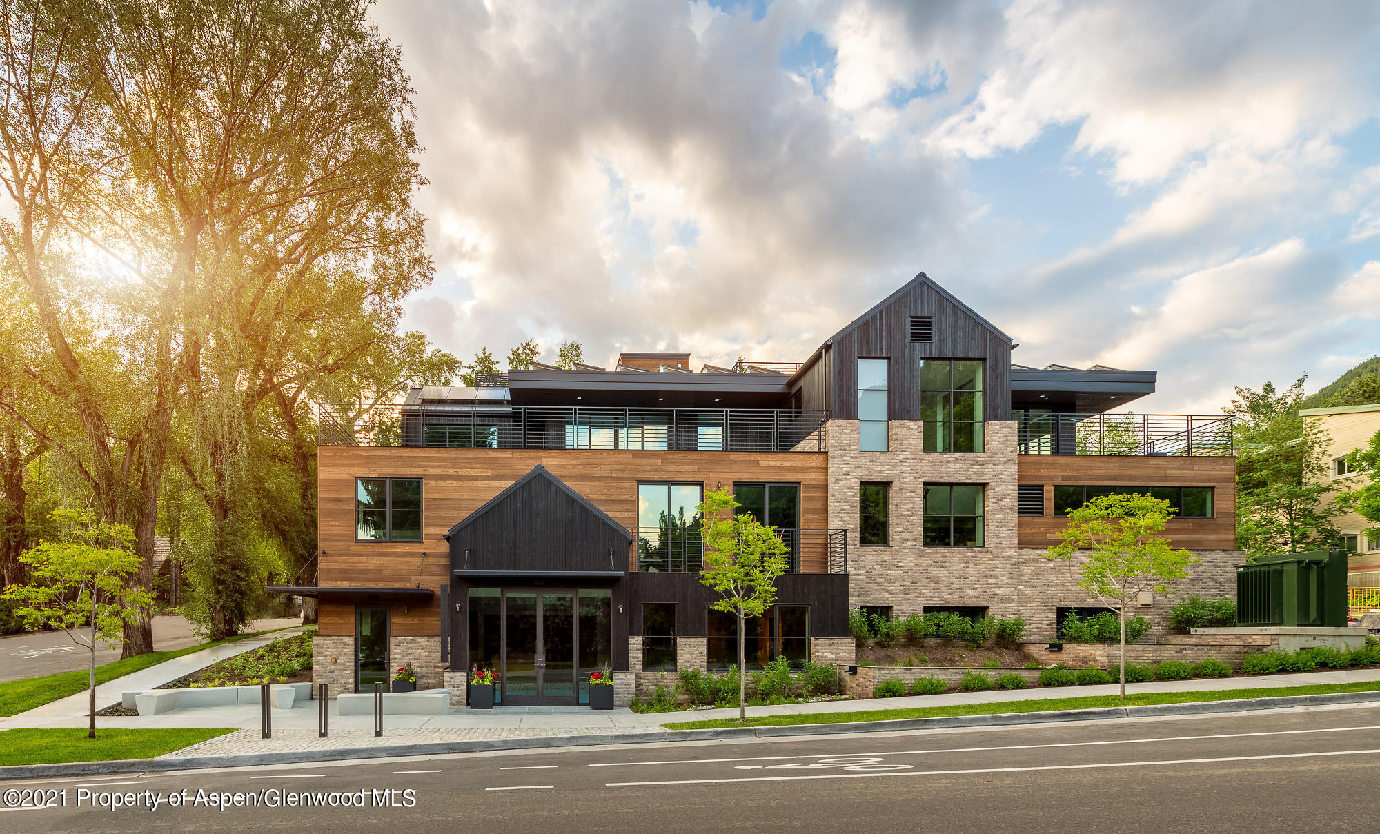 200 S Aspen Street Property Photo 1