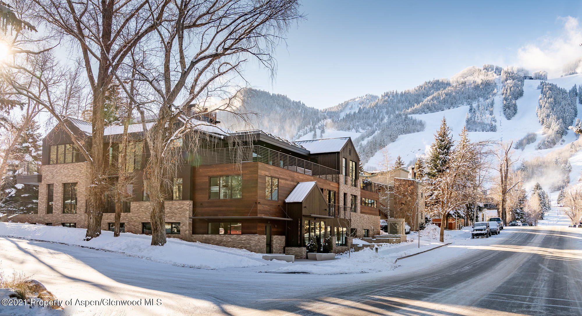 200 S Aspen Street Property Photo 2
