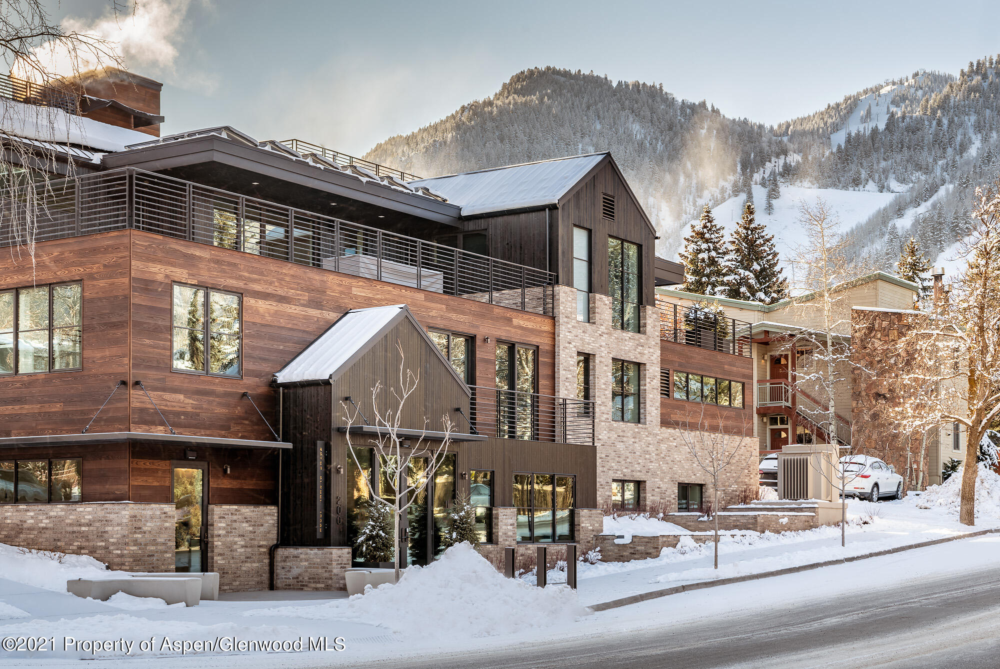 200 S Aspen Street Property Photo 3
