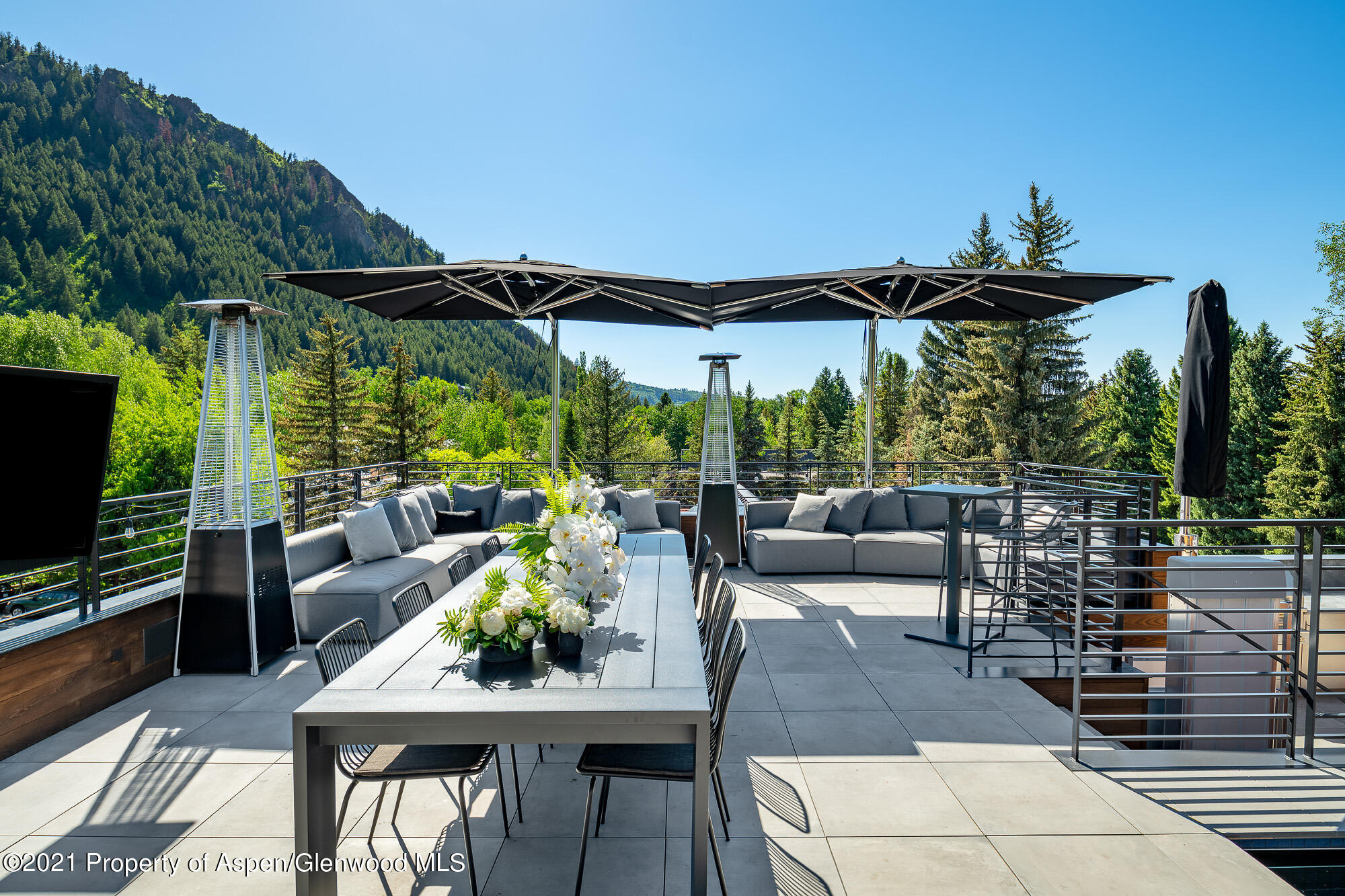 200 S Aspen Street Property Photo 7