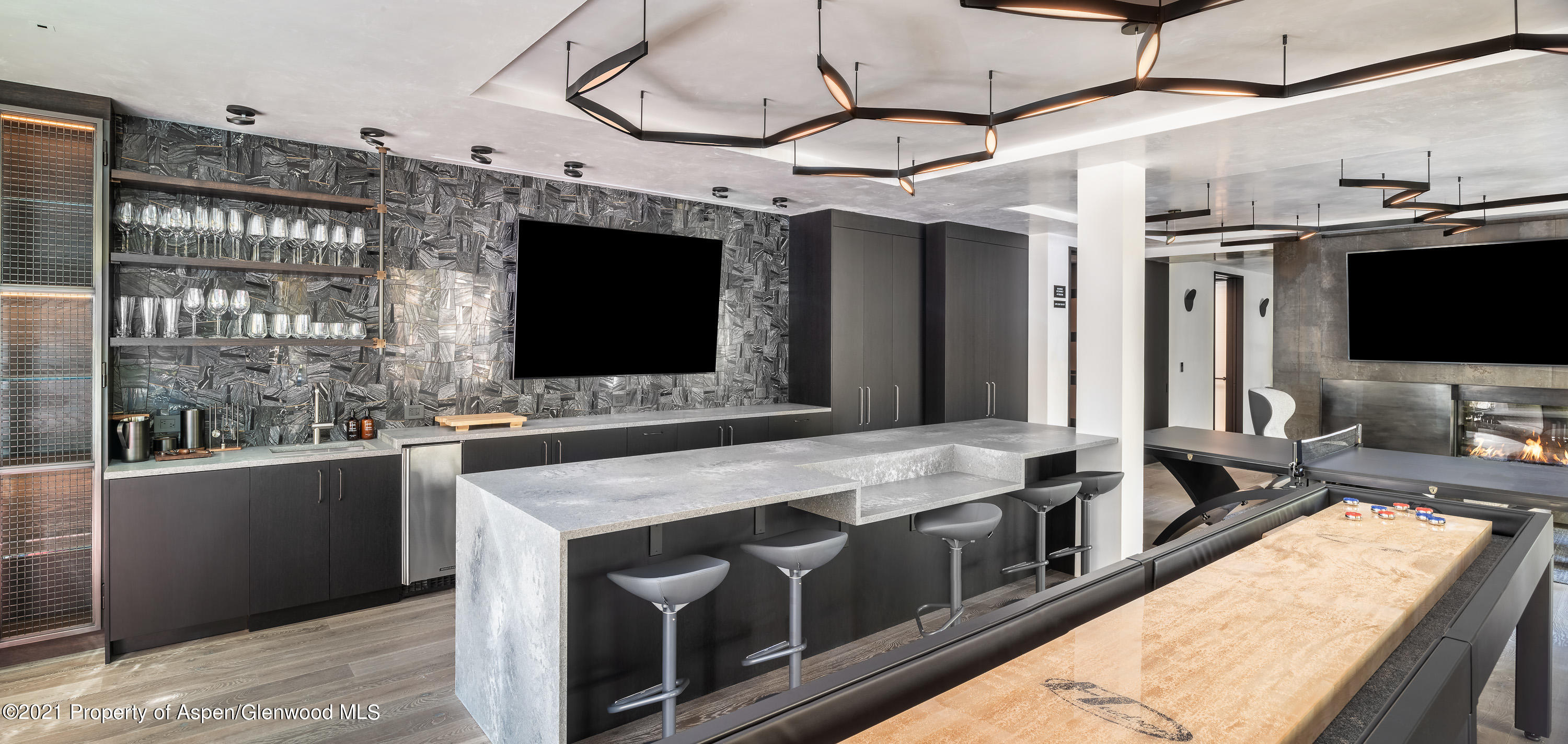 200 S Aspen Street Property Photo 13