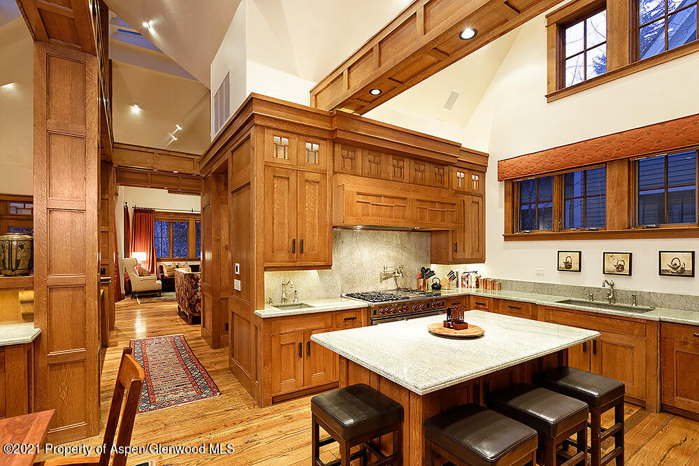 330 W Bleeker Street Property Photo 6