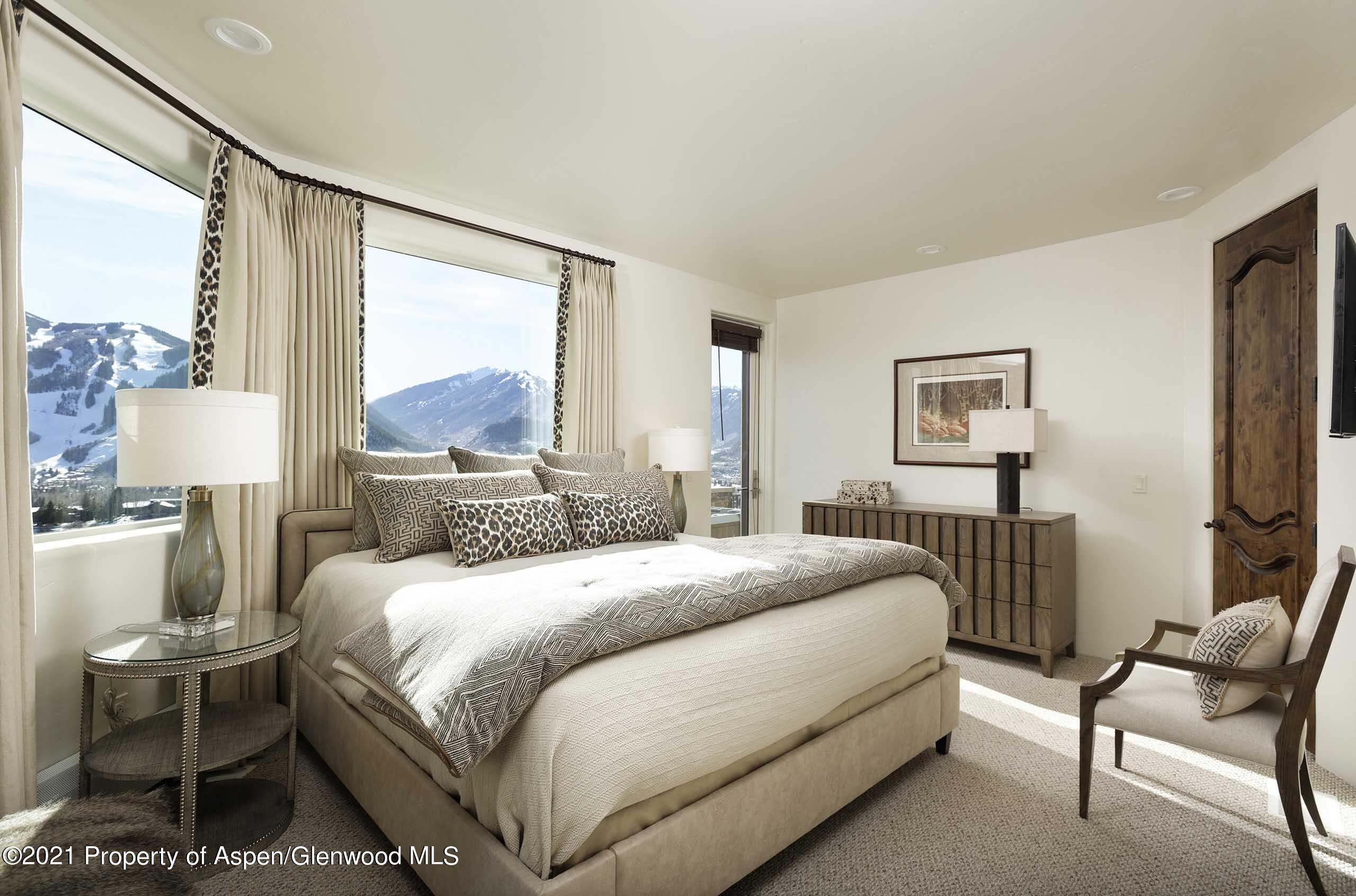 476 Wrights Road Property Photo 13
