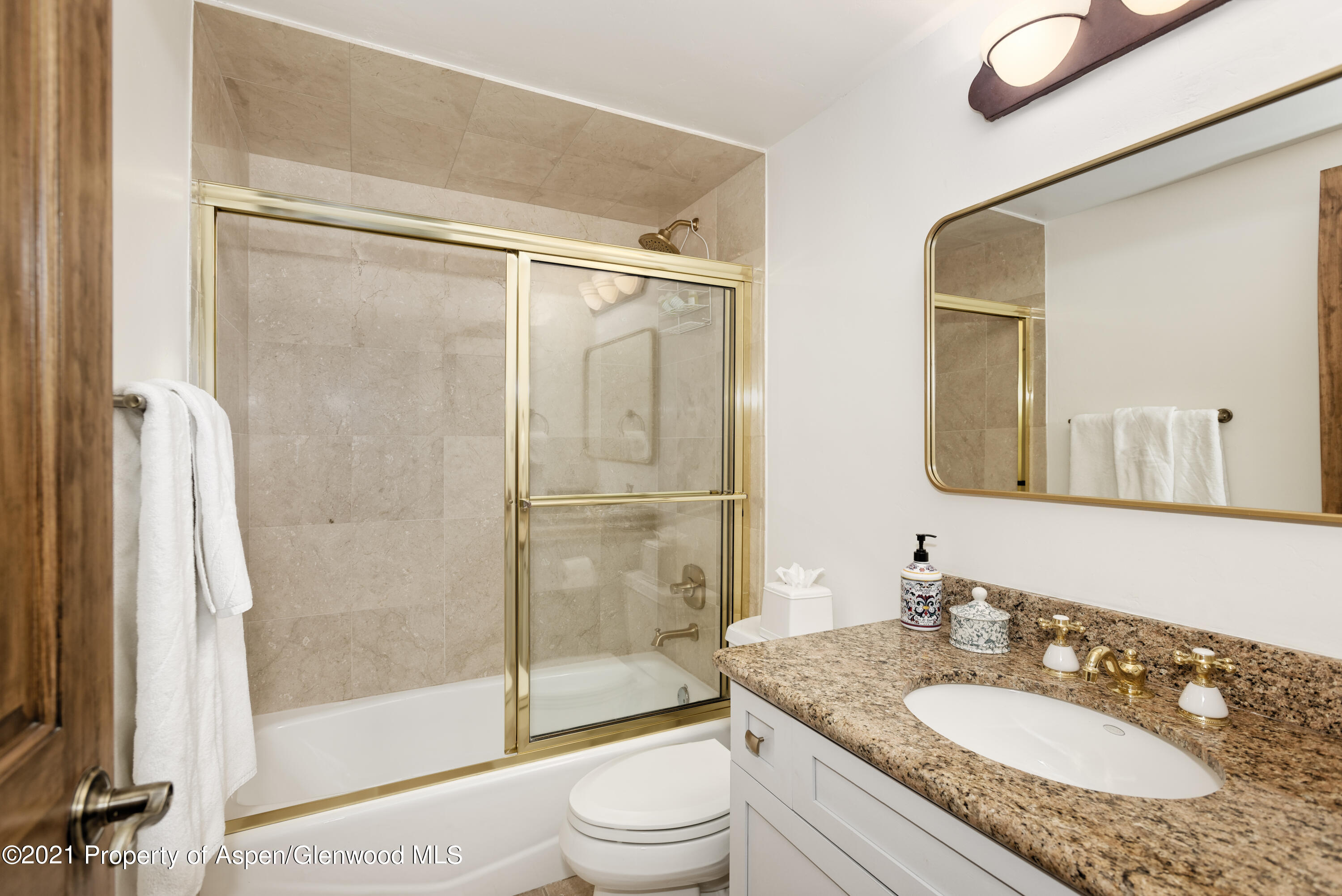 800 E Hopkins Avenue A4 Property Photo 21