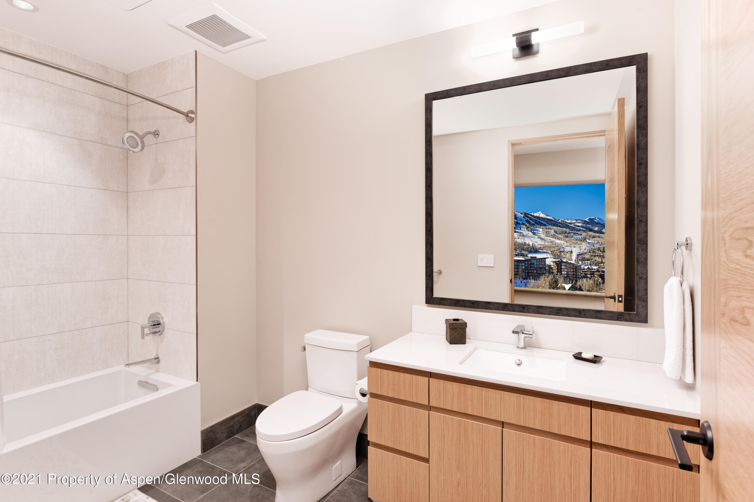 77 Wood Road, 801e Property Photo 13