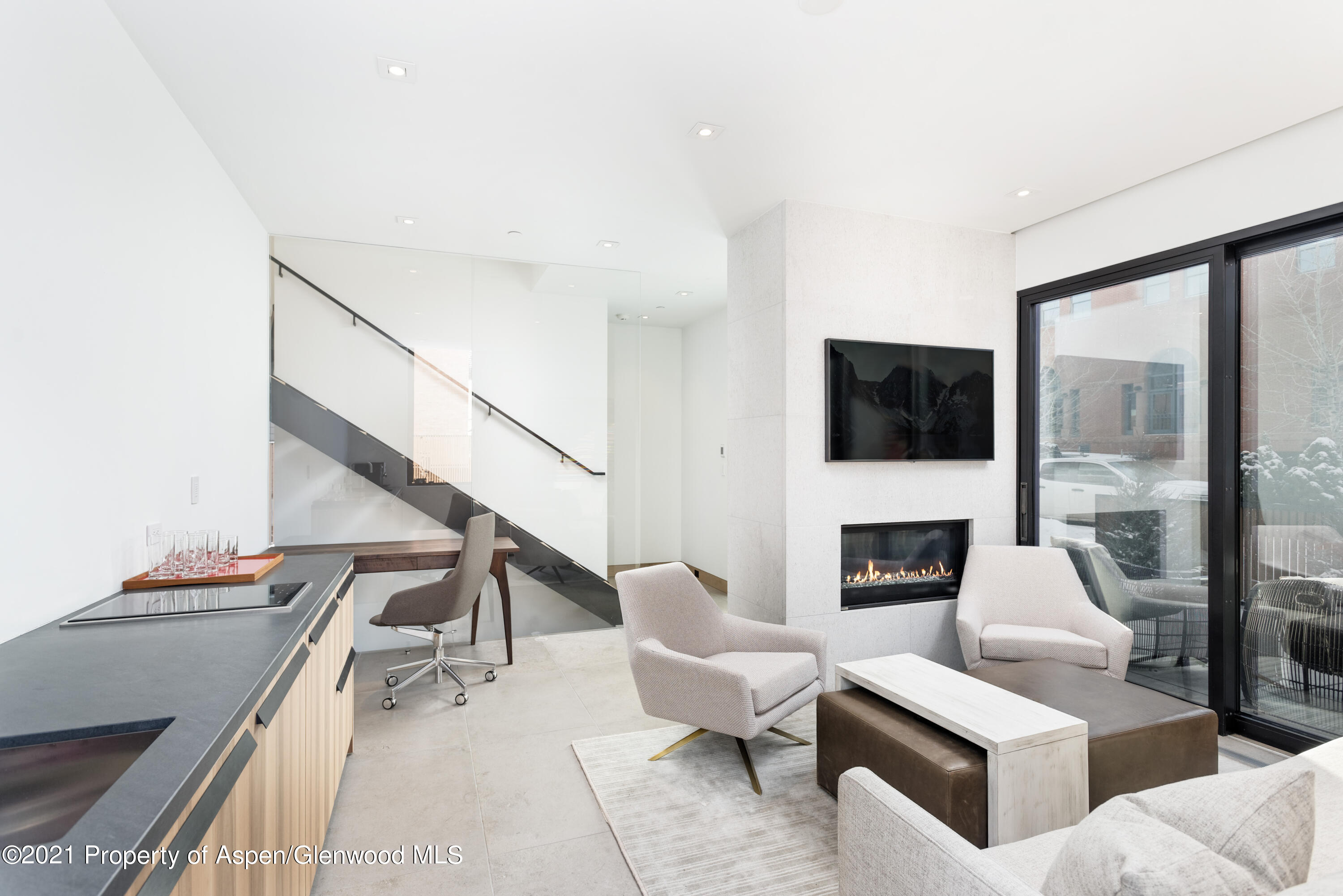 324 E Bleeker Street Property Photo 3