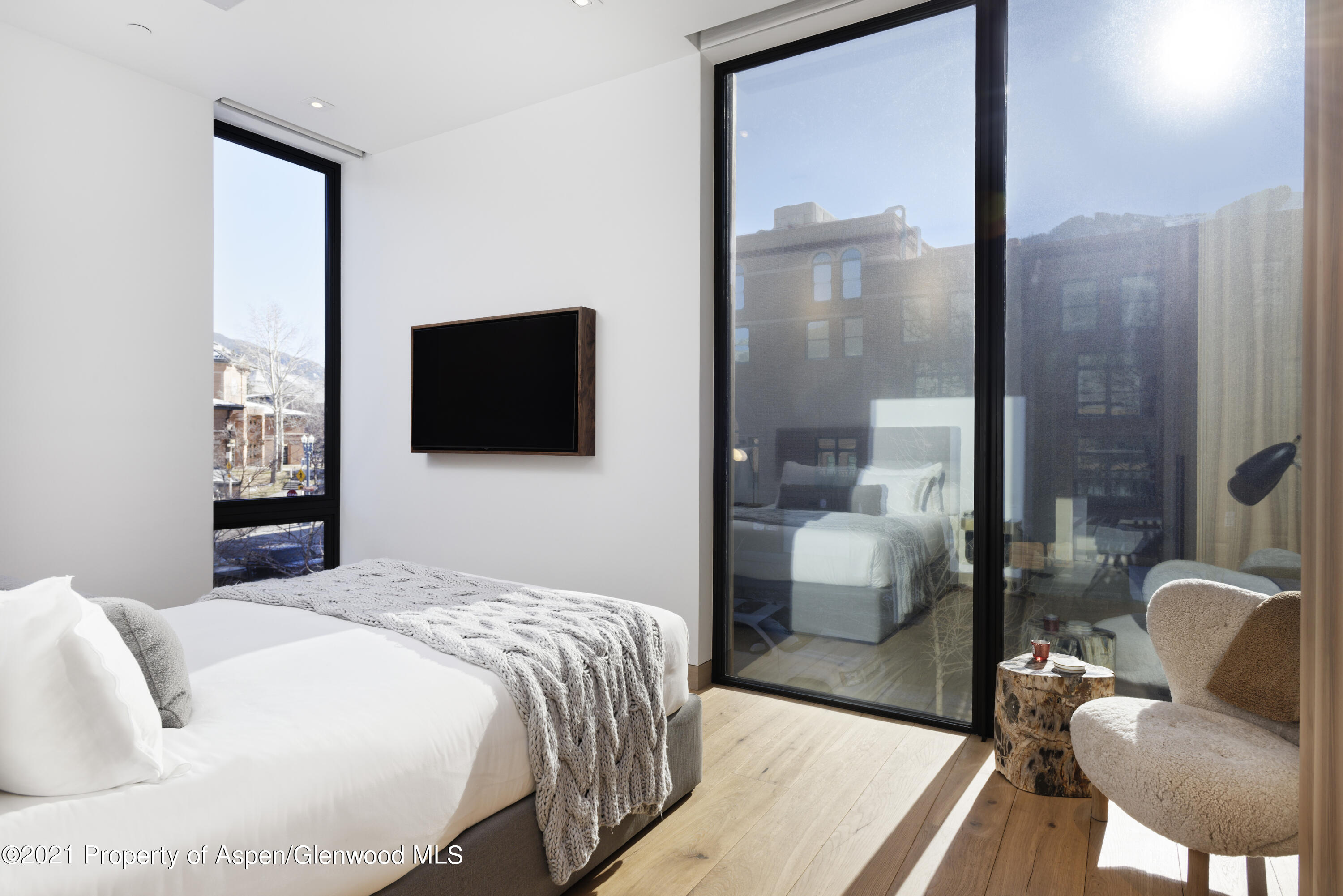 324 E Bleeker Street Property Photo 11