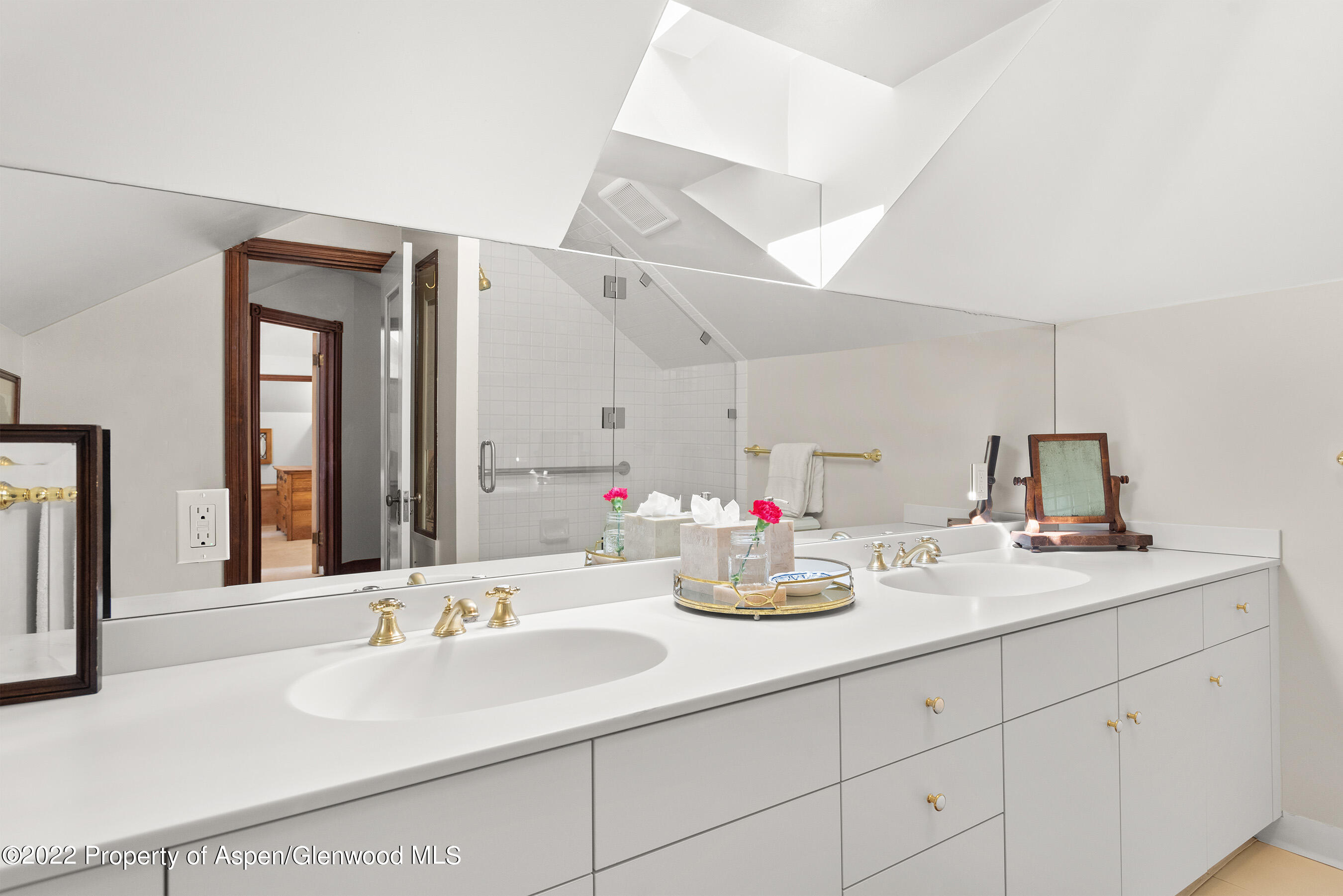 123 E Hallam Street Property Photo 15