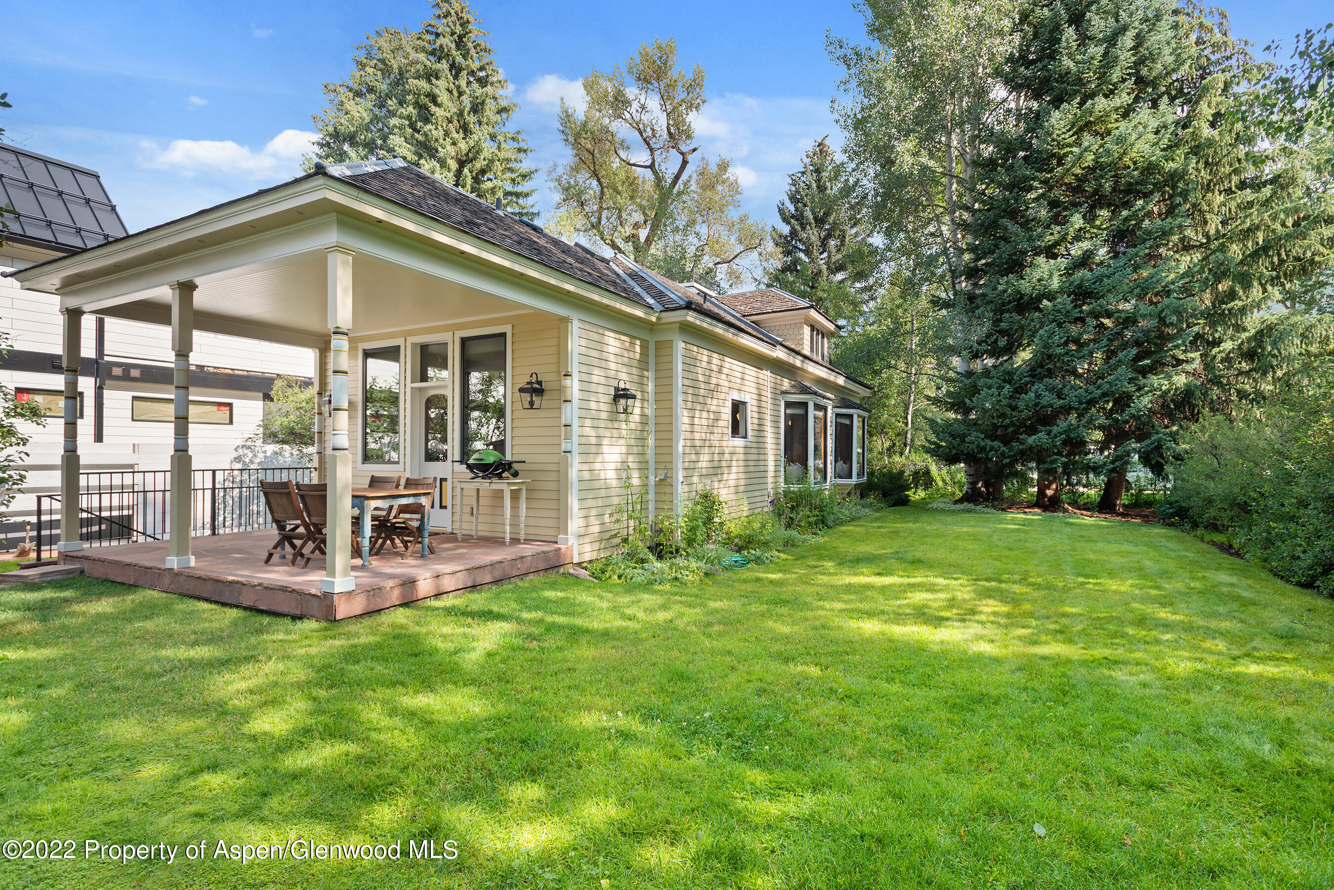123 E Hallam Street Property Photo 18