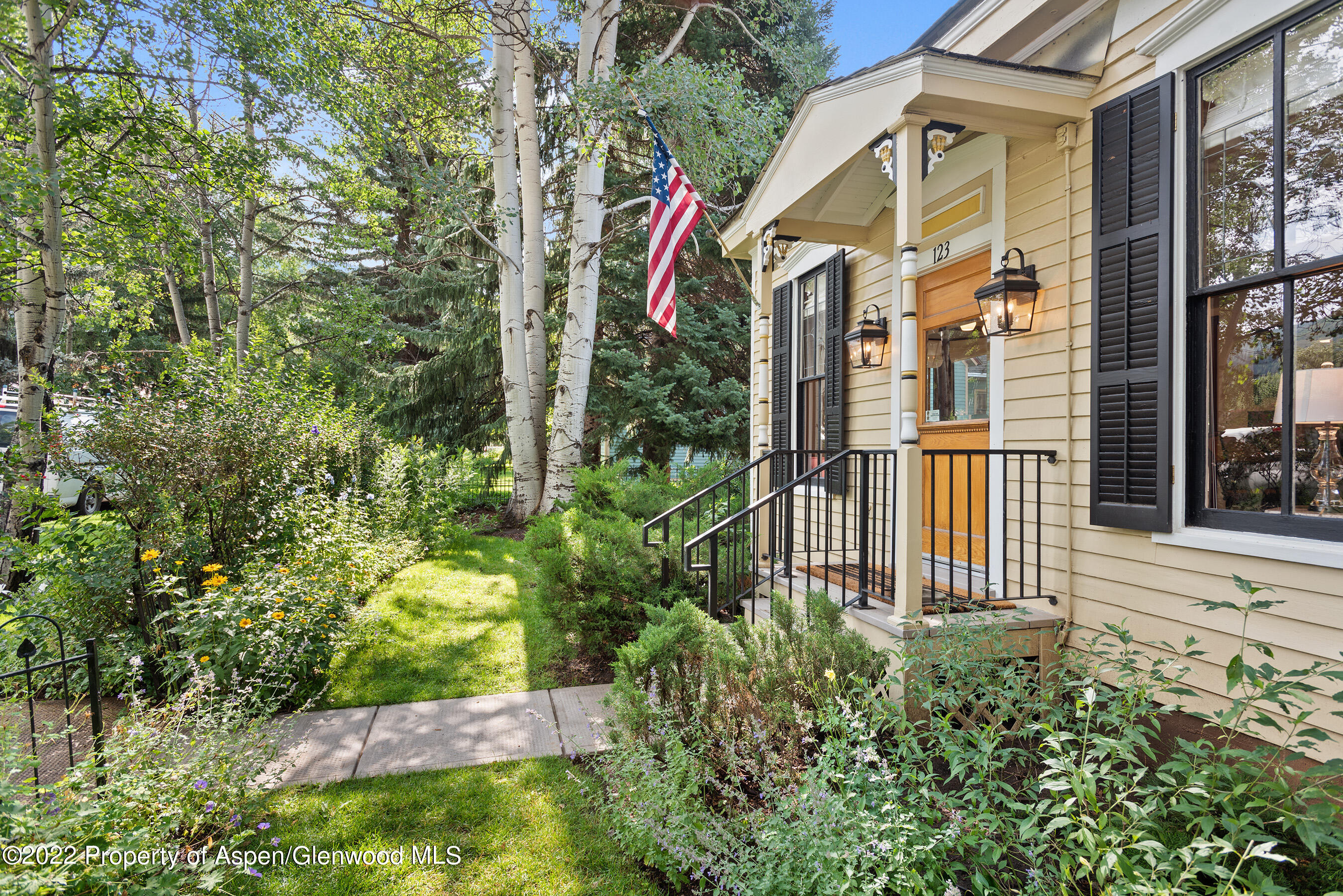 123 E Hallam Street Property Photo 21