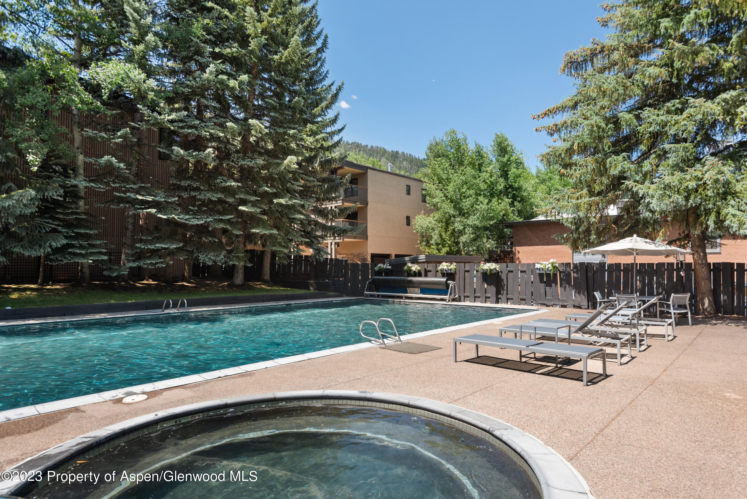 1034 E Cooper Avenue 10 Property Photo 8