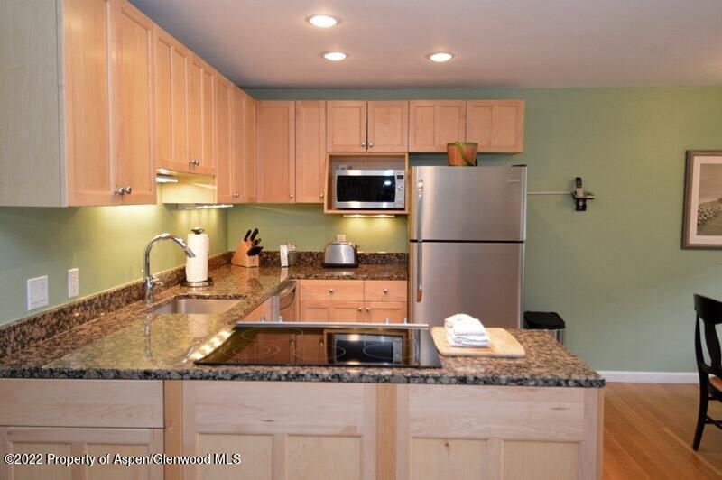 940 Waters 307 Property Photo 4