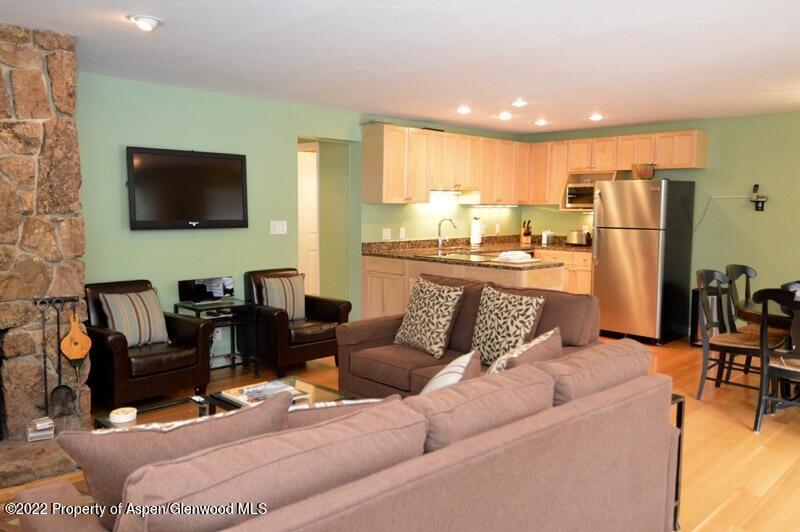 940 Waters 307 Property Photo 5