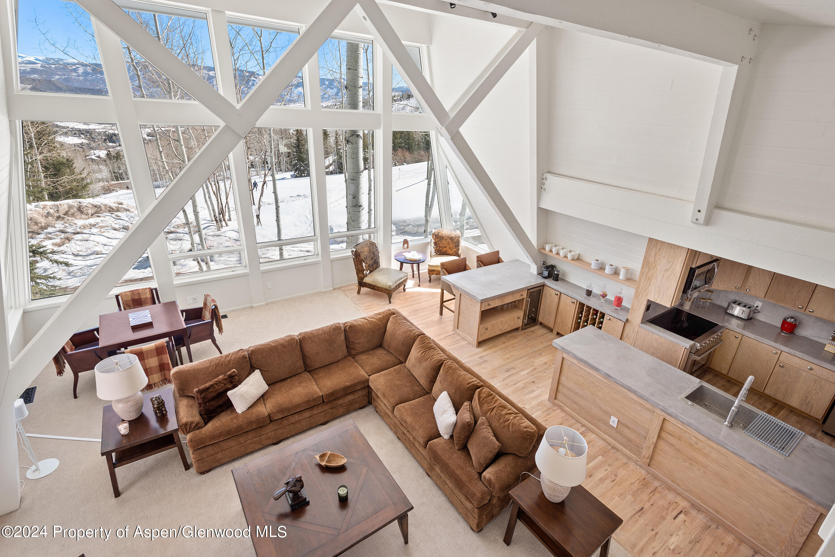126 Edgewood Lane Property Photo 8