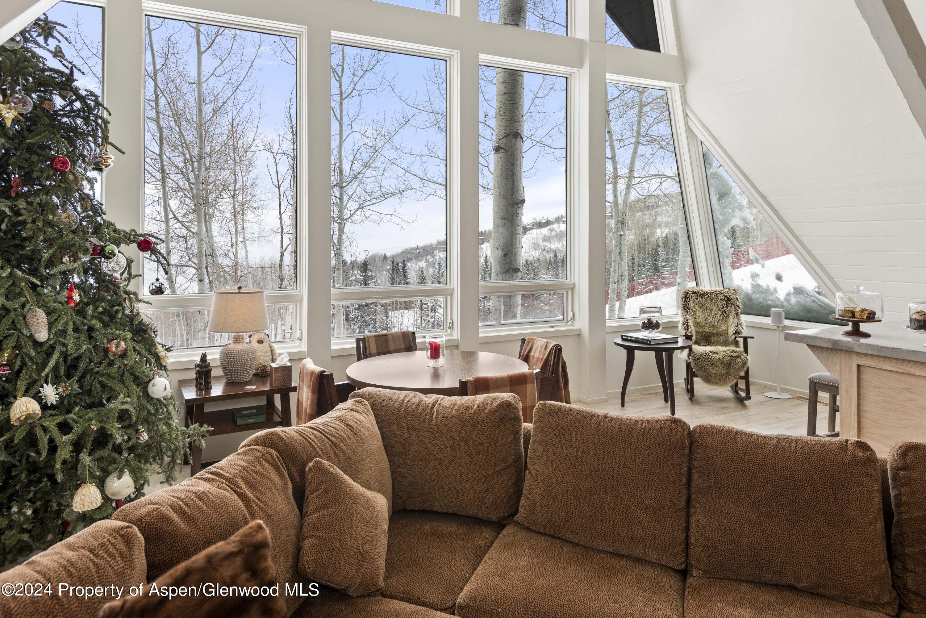 126 Edgewood Lane Property Photo 18