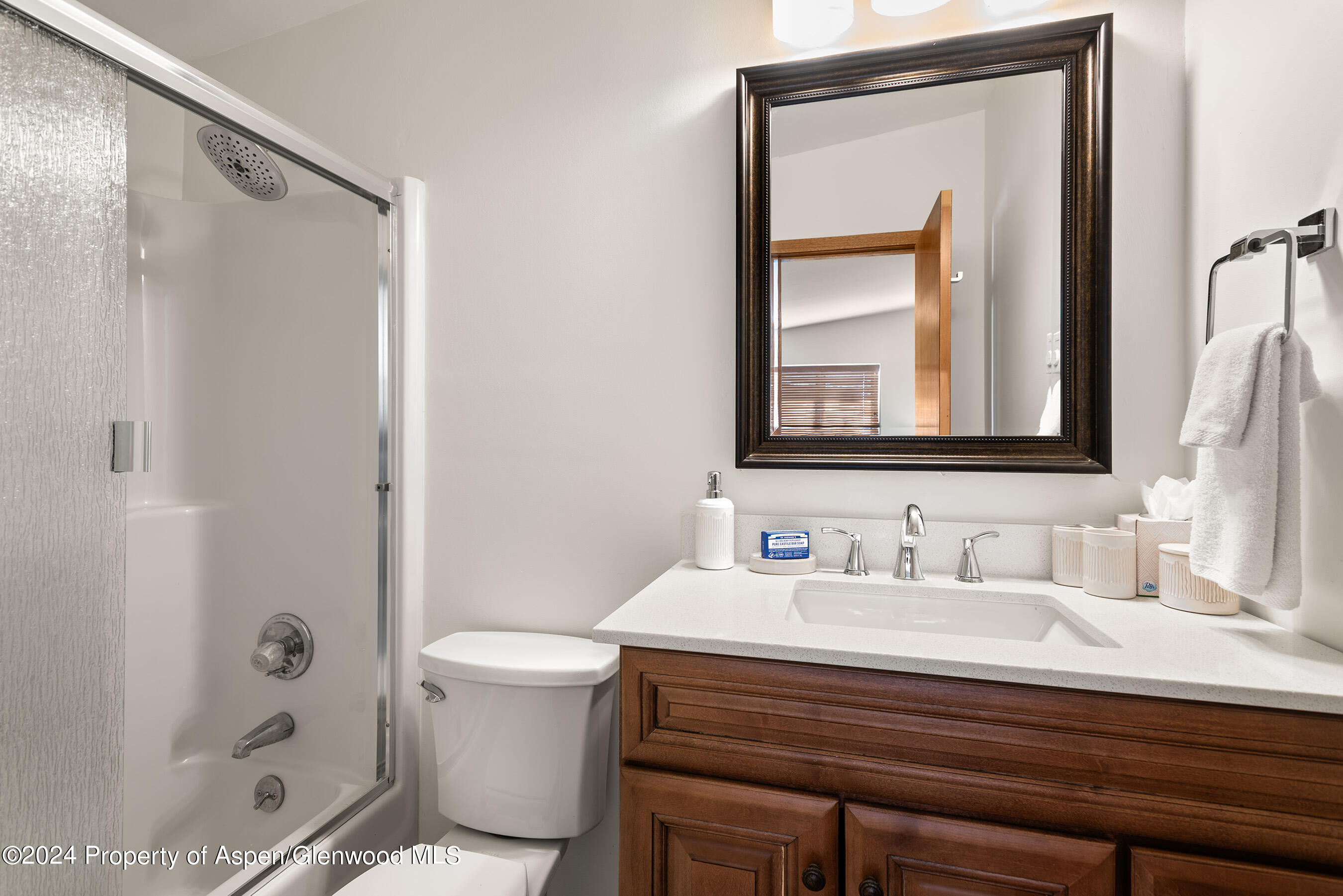 126 Edgewood Lane Property Photo 28