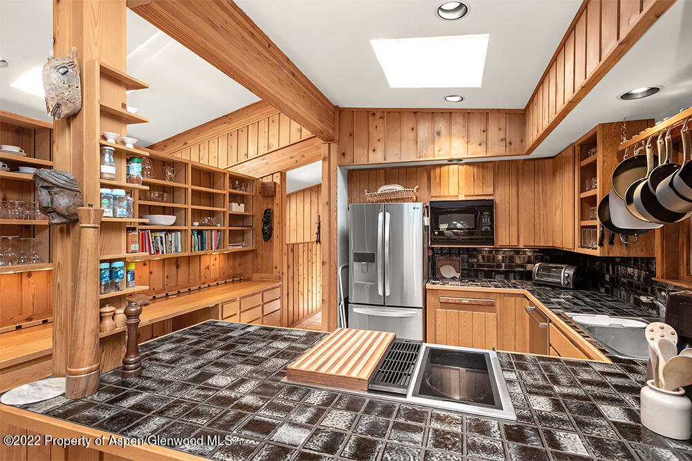 311 W North Street Unit A Property Photo 10