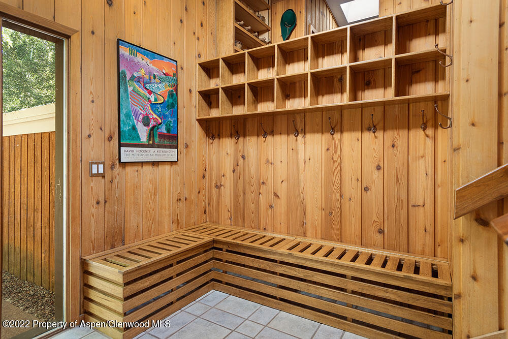 311 W North Street Unit A Property Photo 13