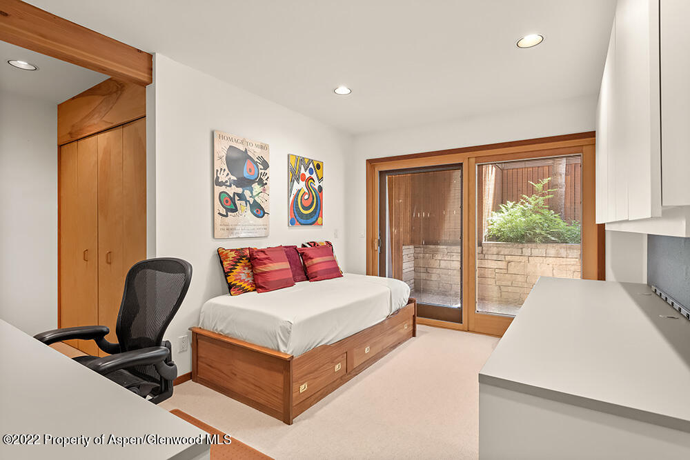 311 W North Street Unit A Property Photo 22