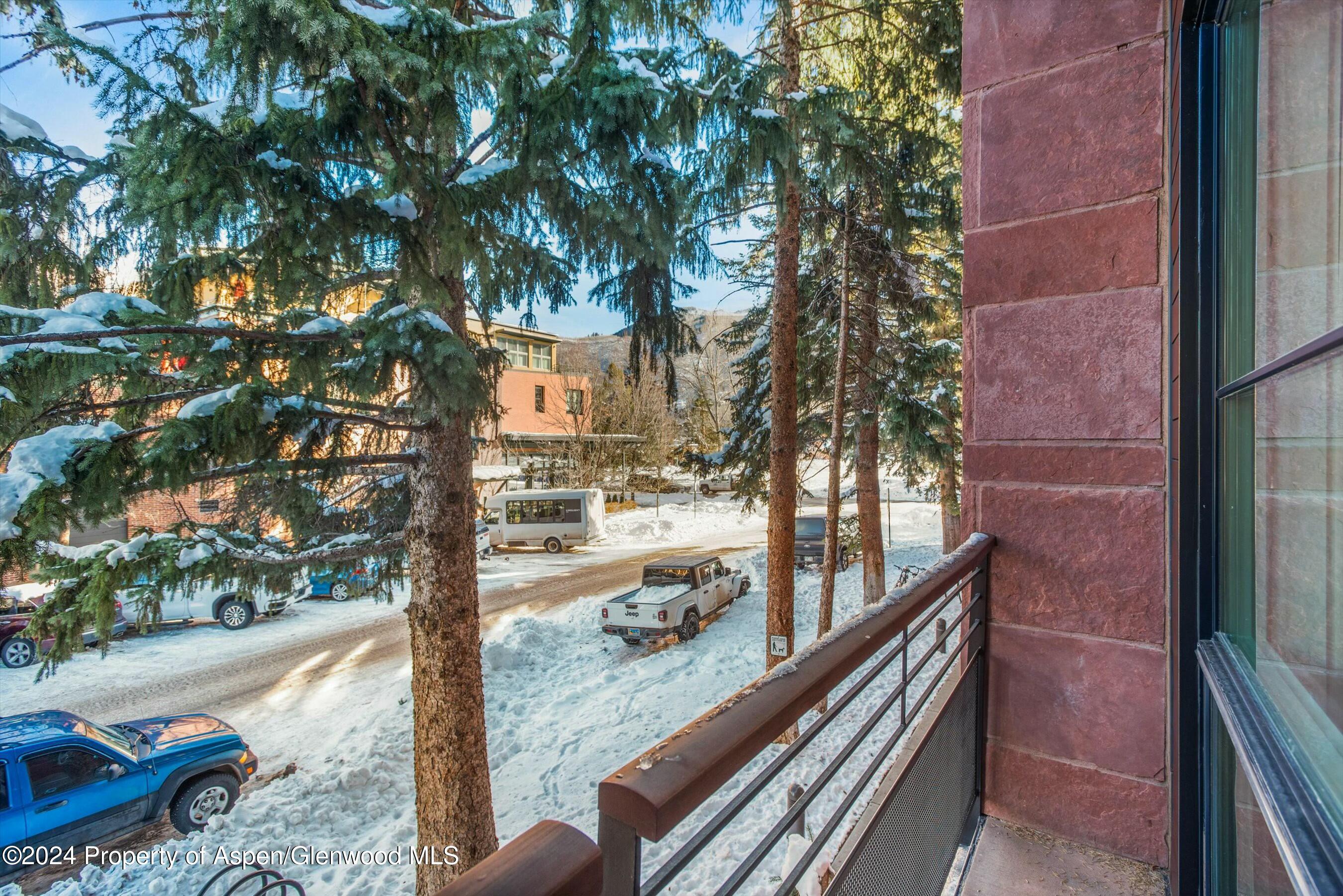 233 E Cooper Avenue 207 Property Photo 44