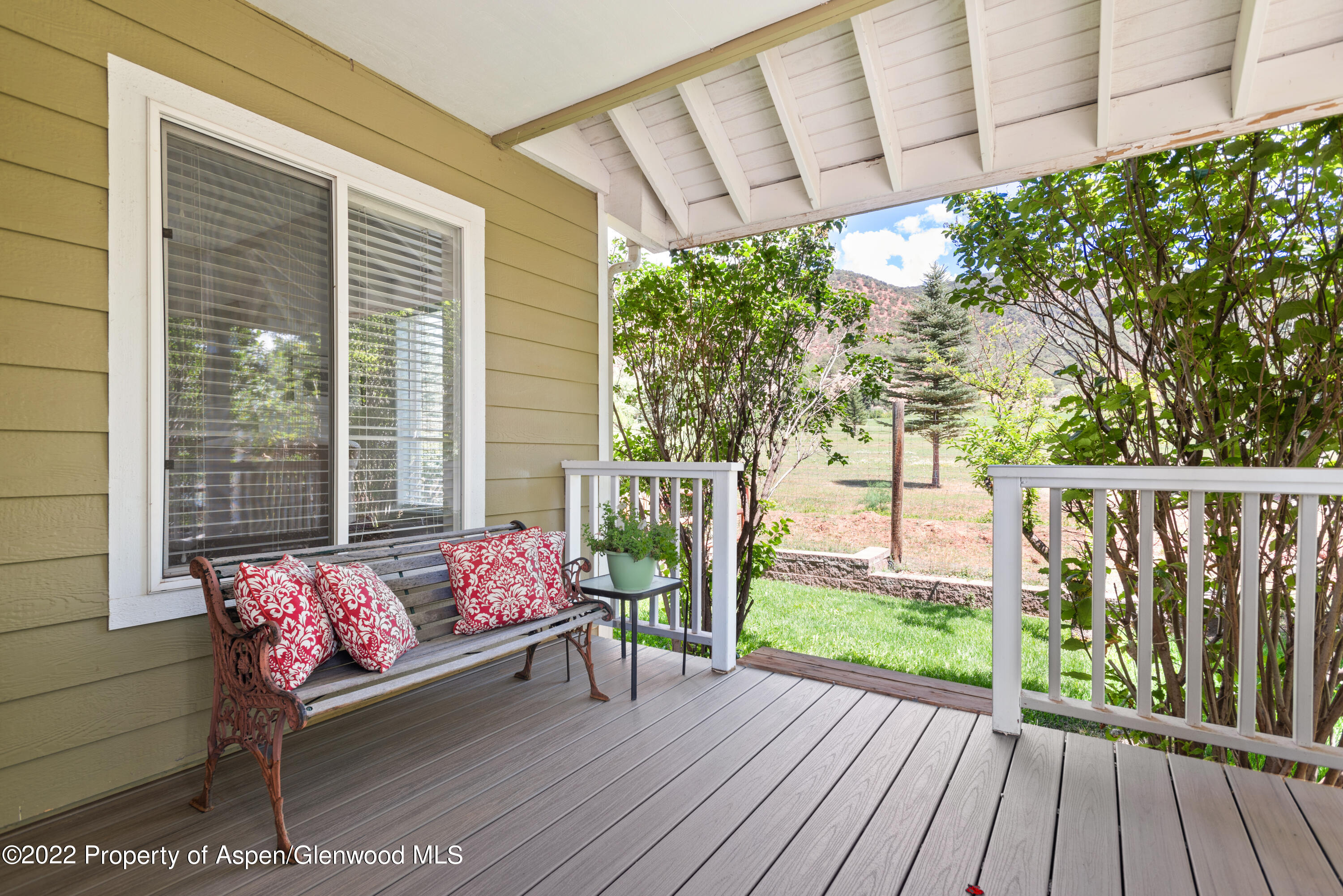 965 Lupine Circle Property Photo 2