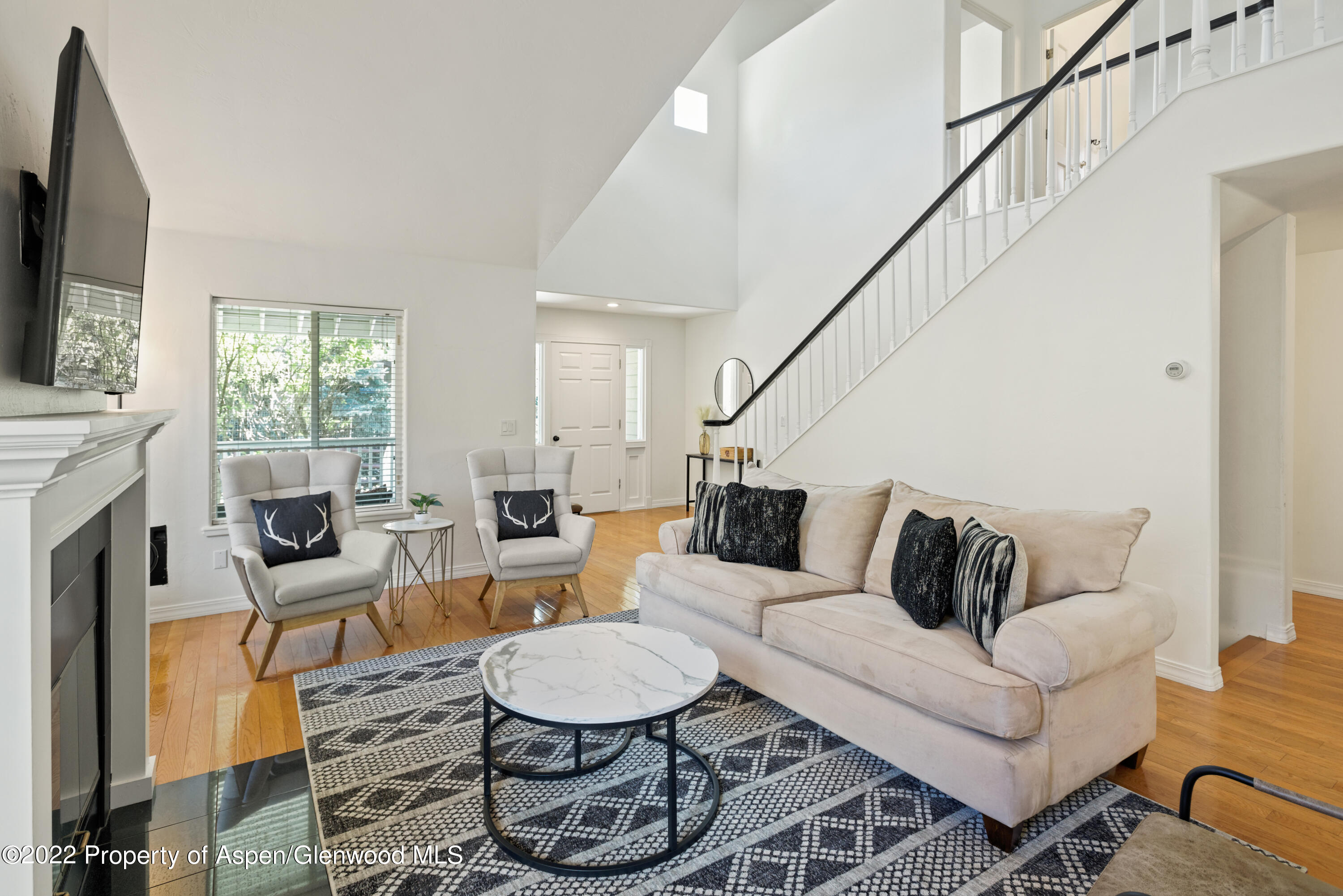 965 Lupine Circle Property Photo 4
