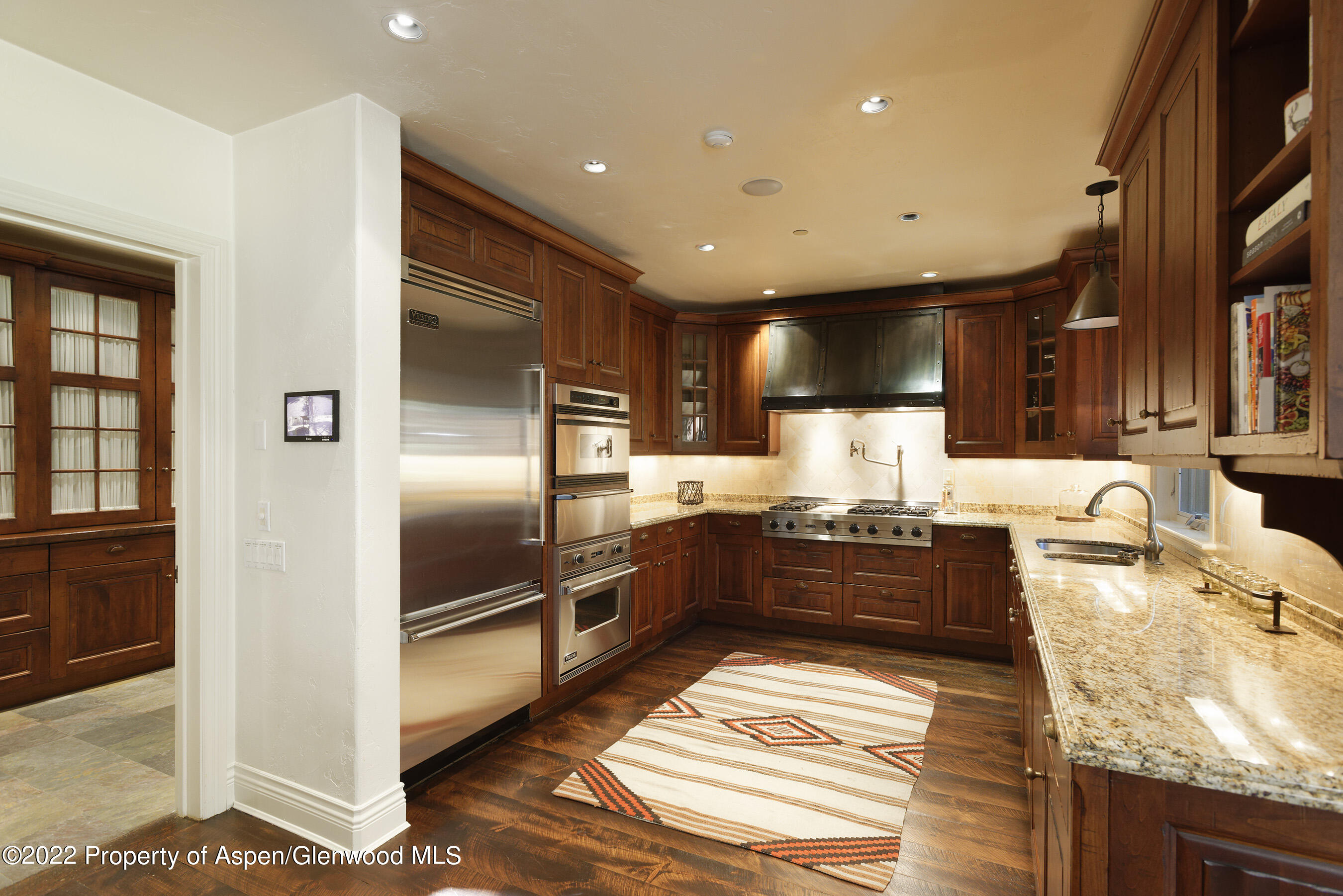 333 Snowmass Creek Road Property Photo 9