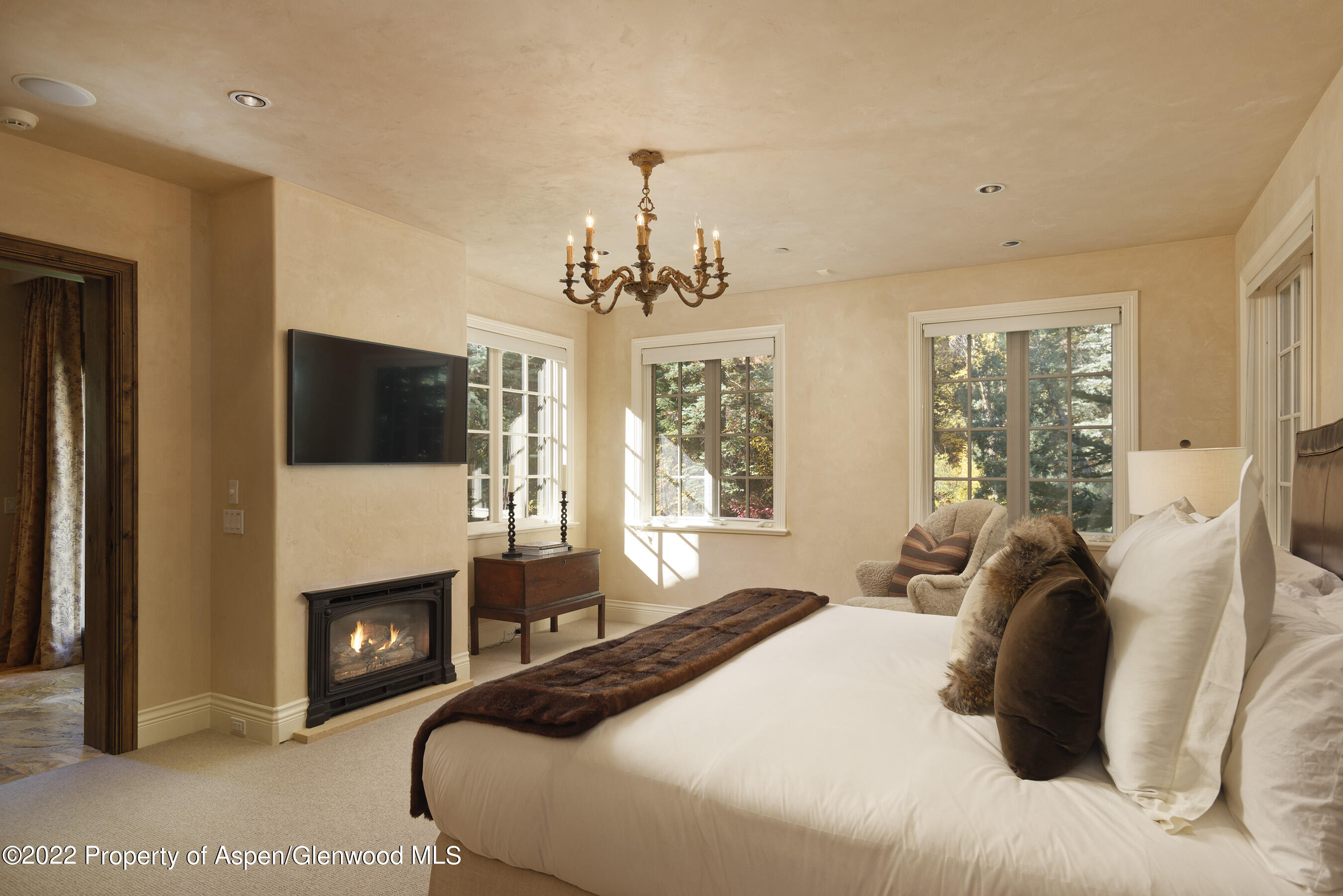 333 Snowmass Creek Road Property Photo 13