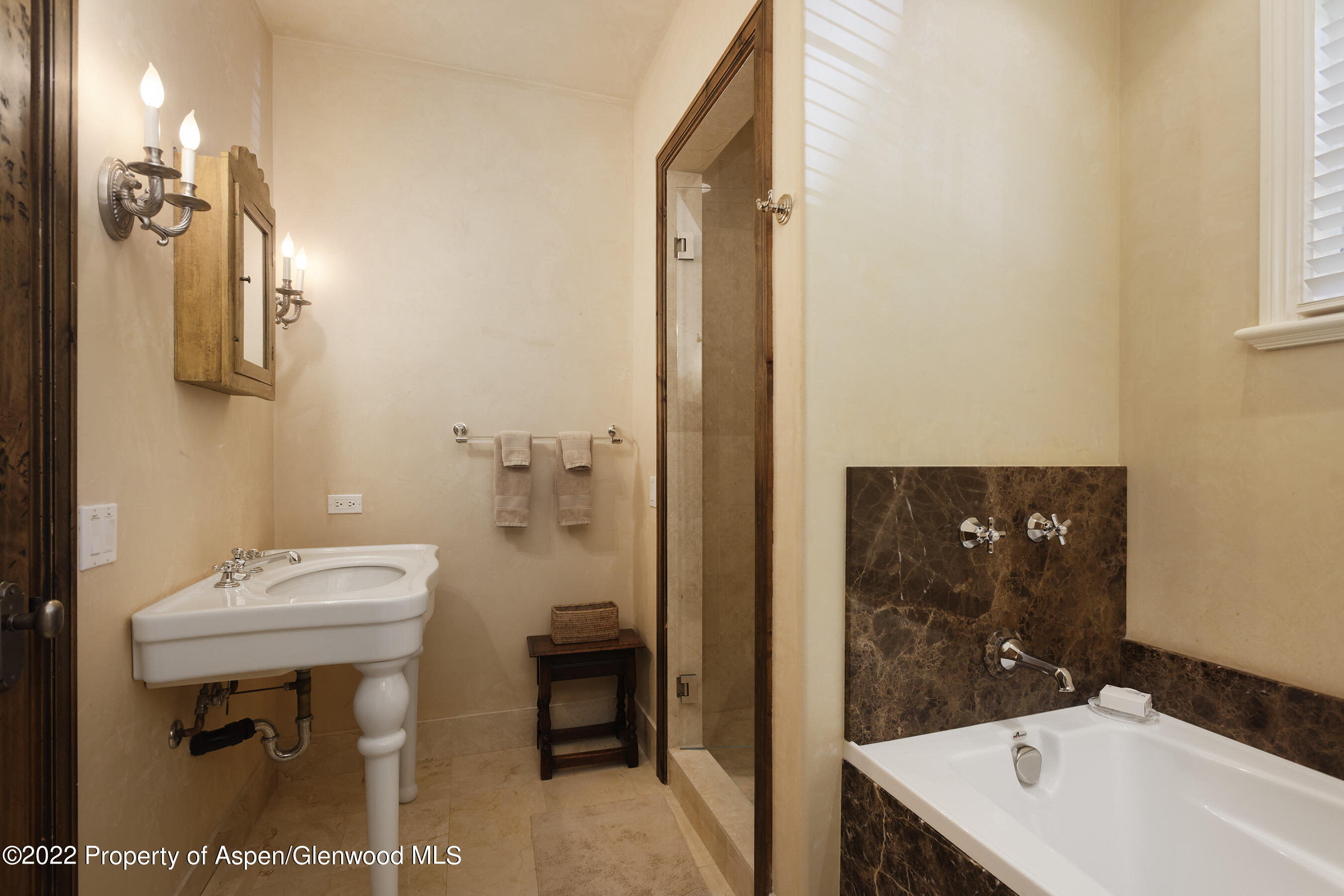333 Snowmass Creek Road Property Photo 15