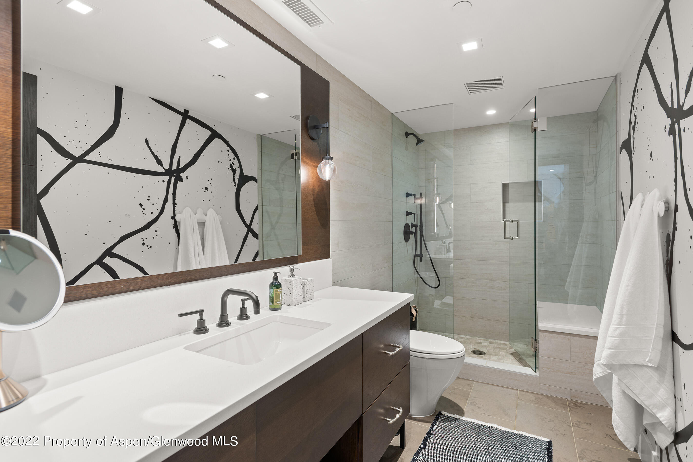120 Juan Street Property Photo 28
