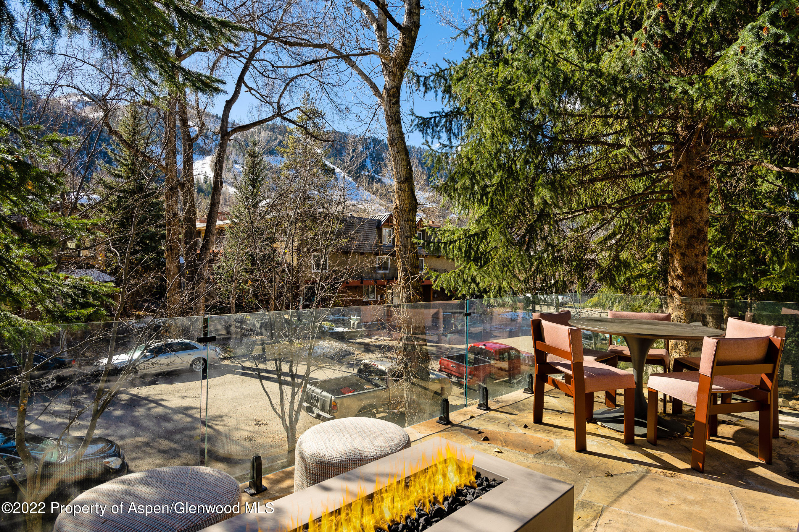 940 E Hyman Avenue Property Photo 6