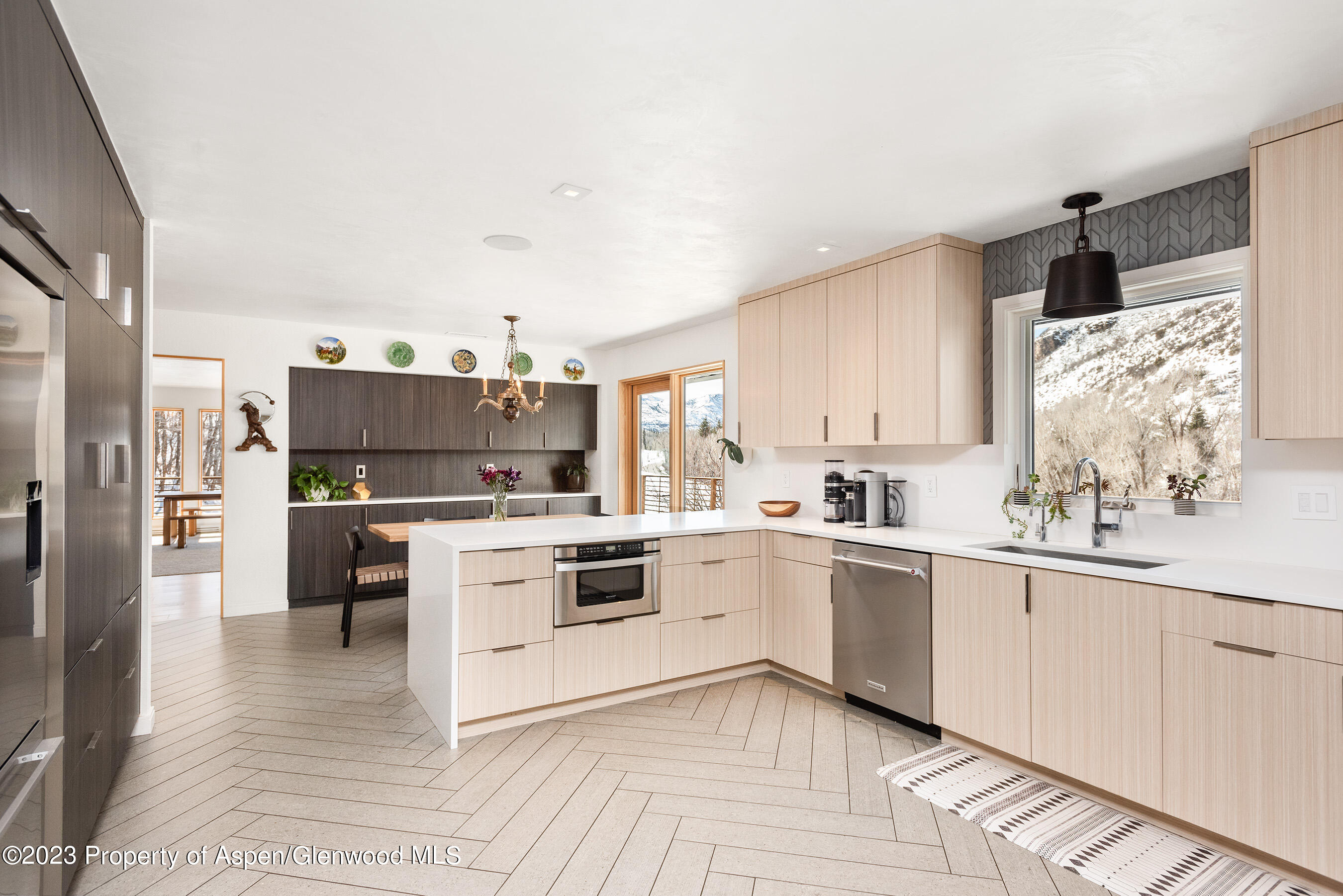 876 Snowmass Creek Road Property Photo 13