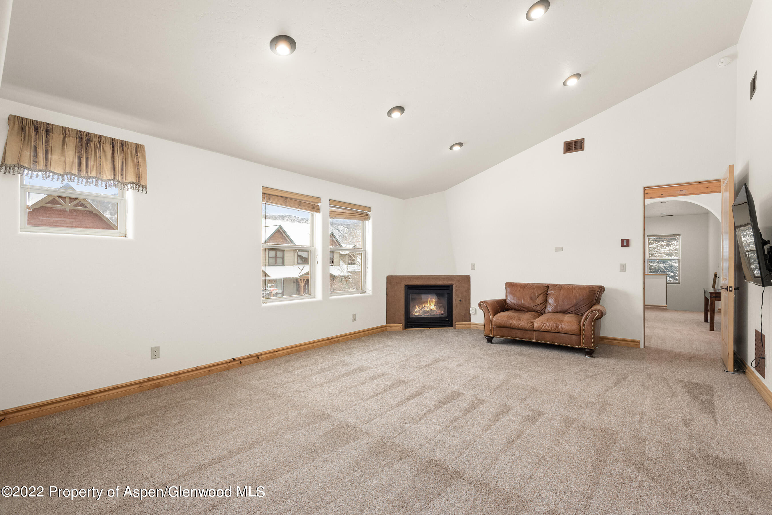 211 Juniper Court Property Photo 6