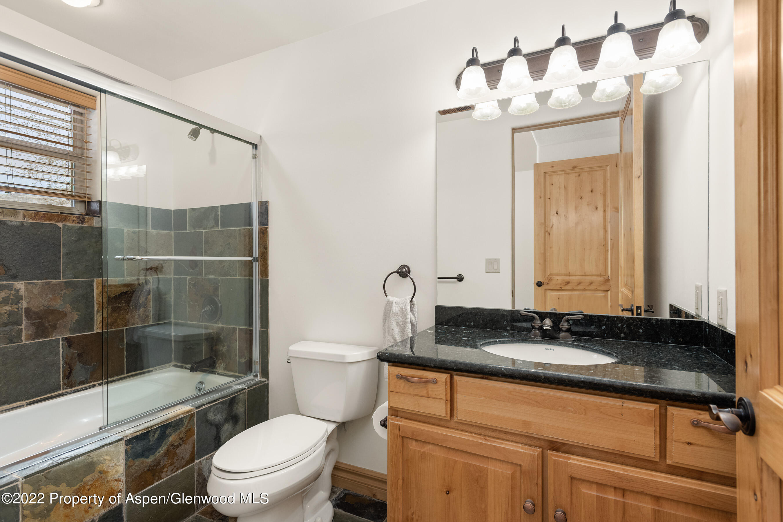 211 Juniper Court Property Photo 9