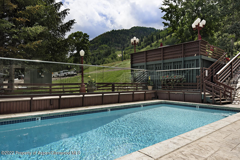 809 S Aspen Street, 9 Property Photo 18