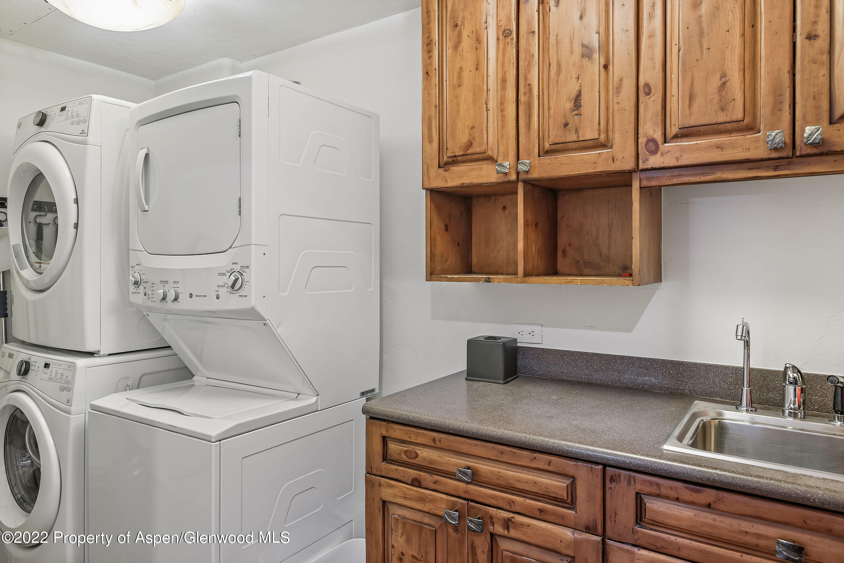 704 E Cooper Avenue Unit 3 Property Photo 26