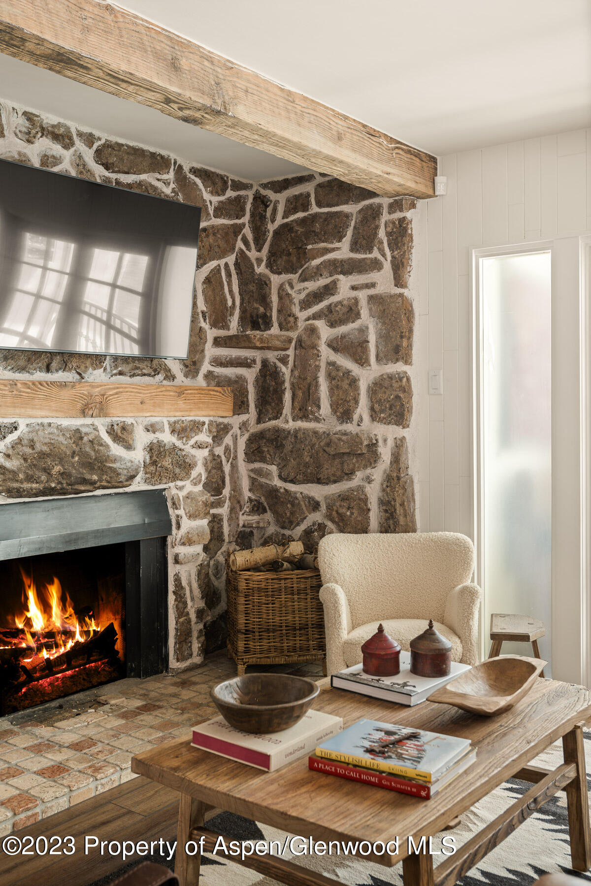 1470 Snowmass Creek Road Property Photo 5