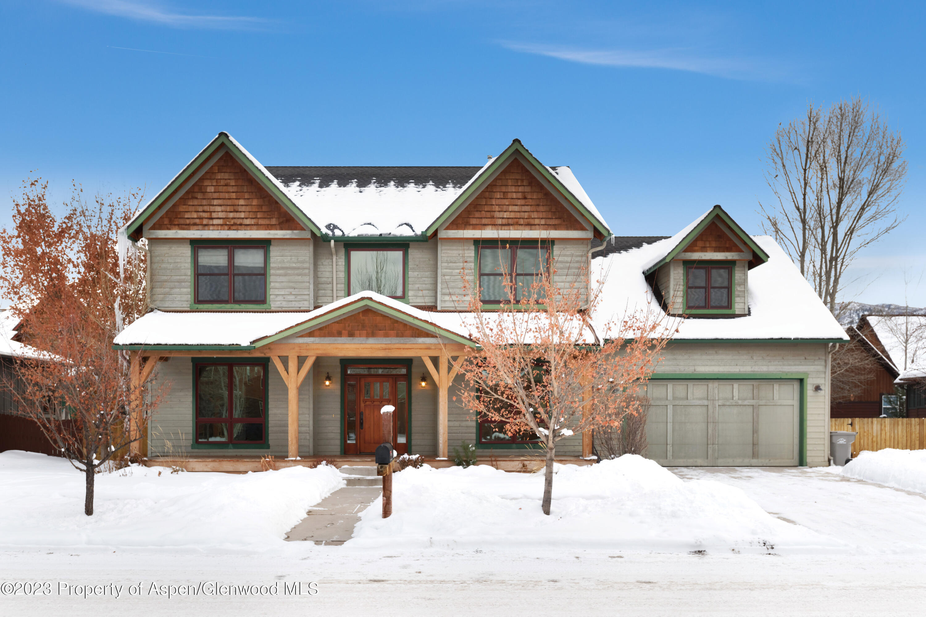 210 Juniper Court Property Photo 1