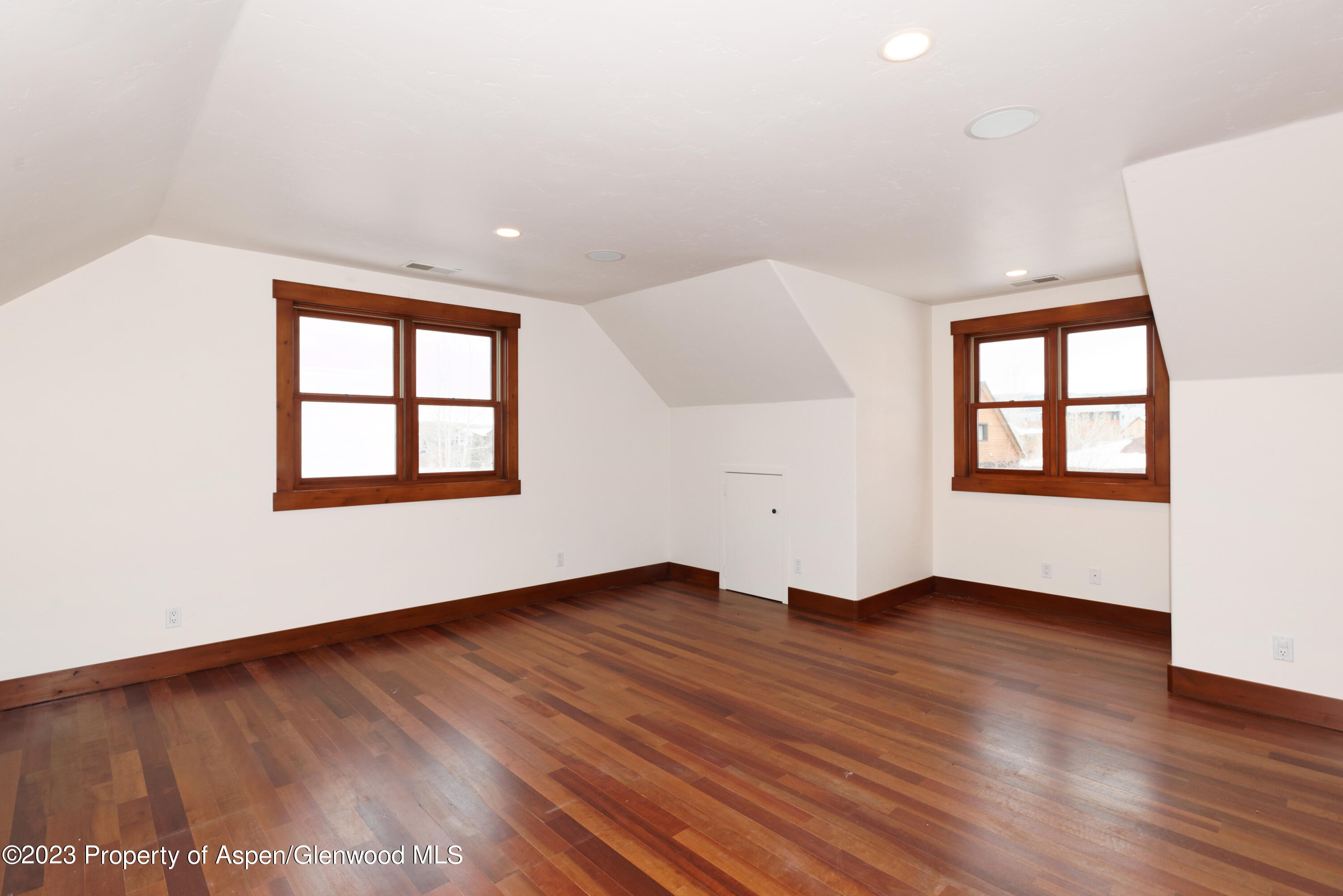 210 Juniper Court Property Photo 17