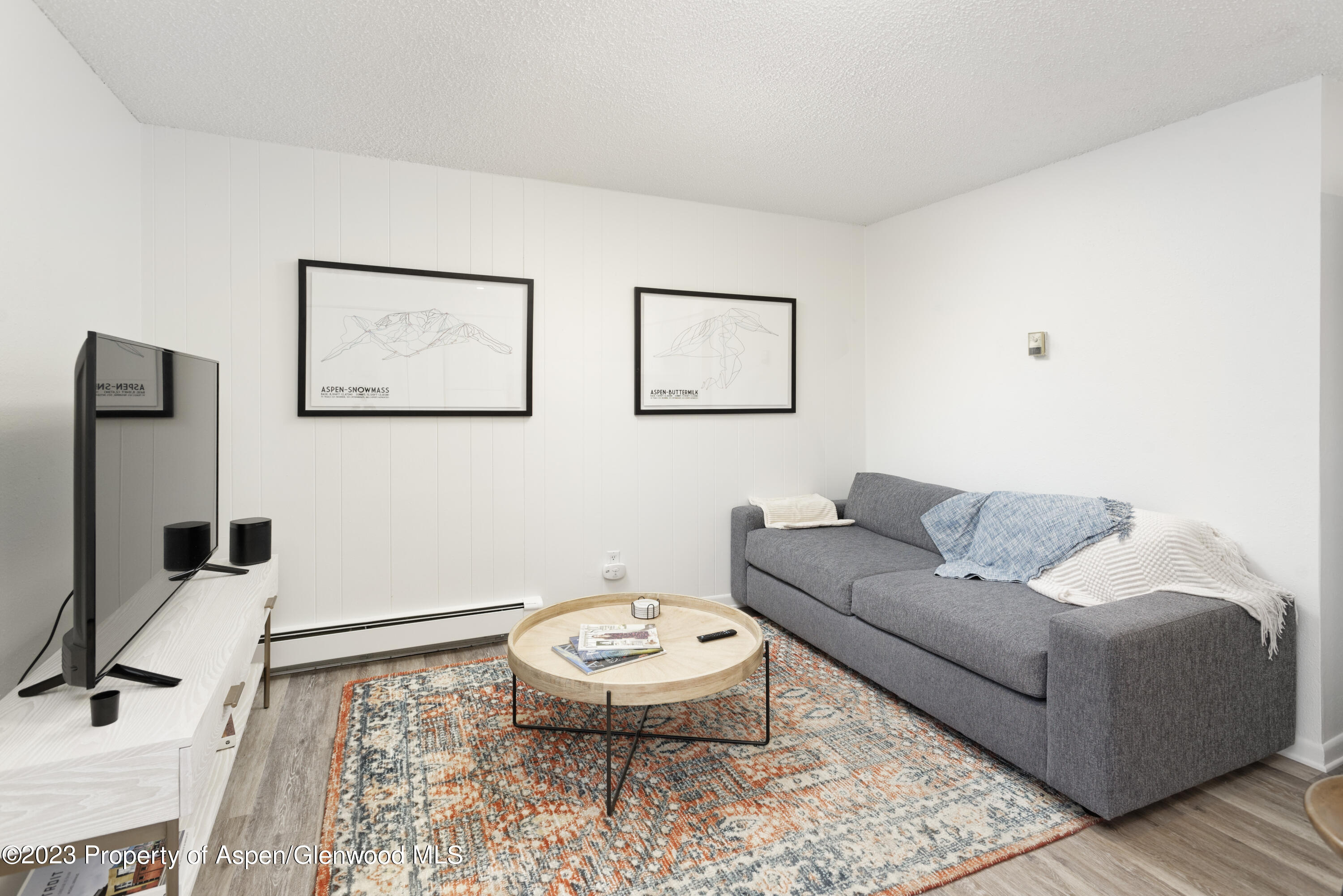 424 Park Circle Unit B Property Photo 1